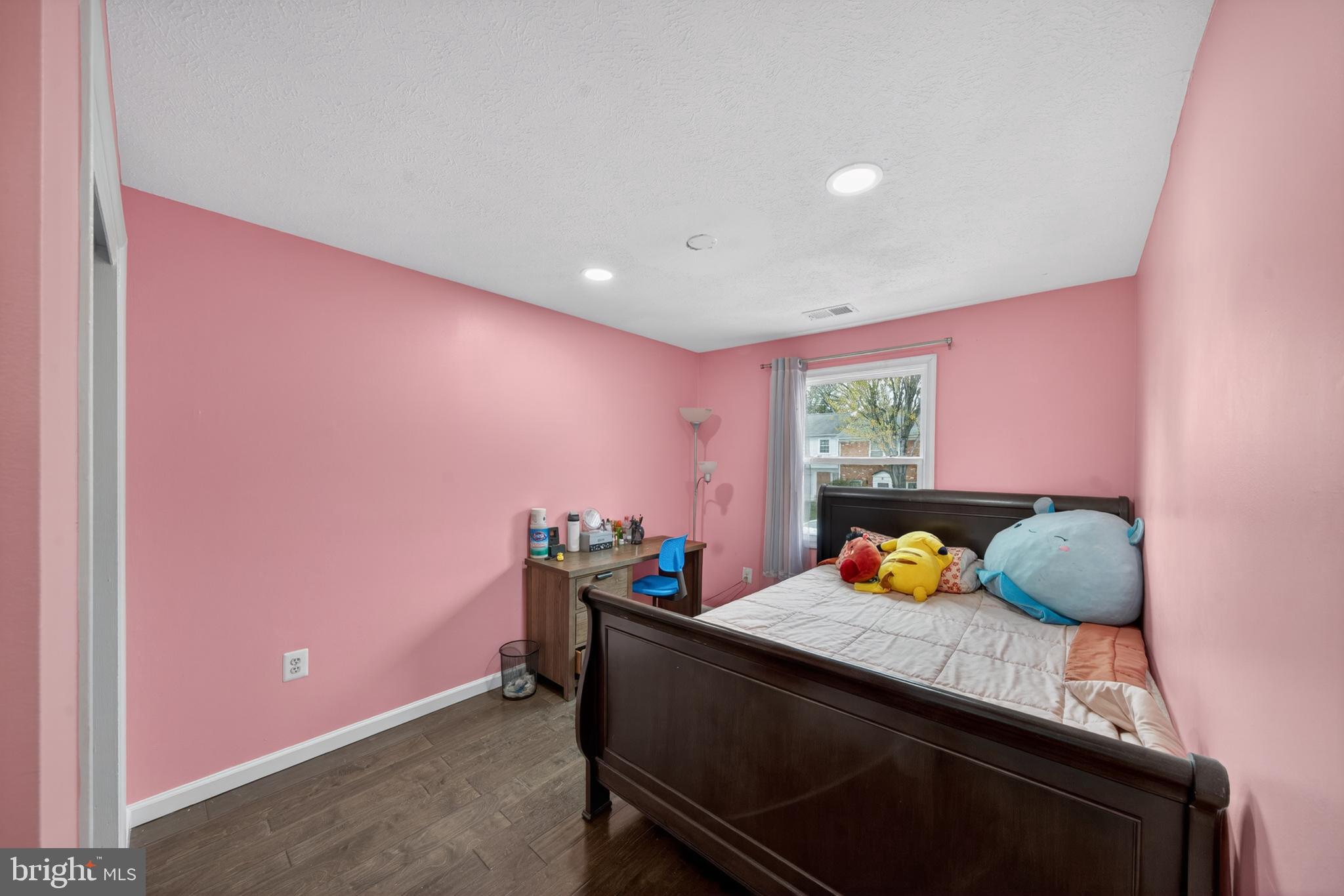 VIRGINIA KNOLLS - Residential