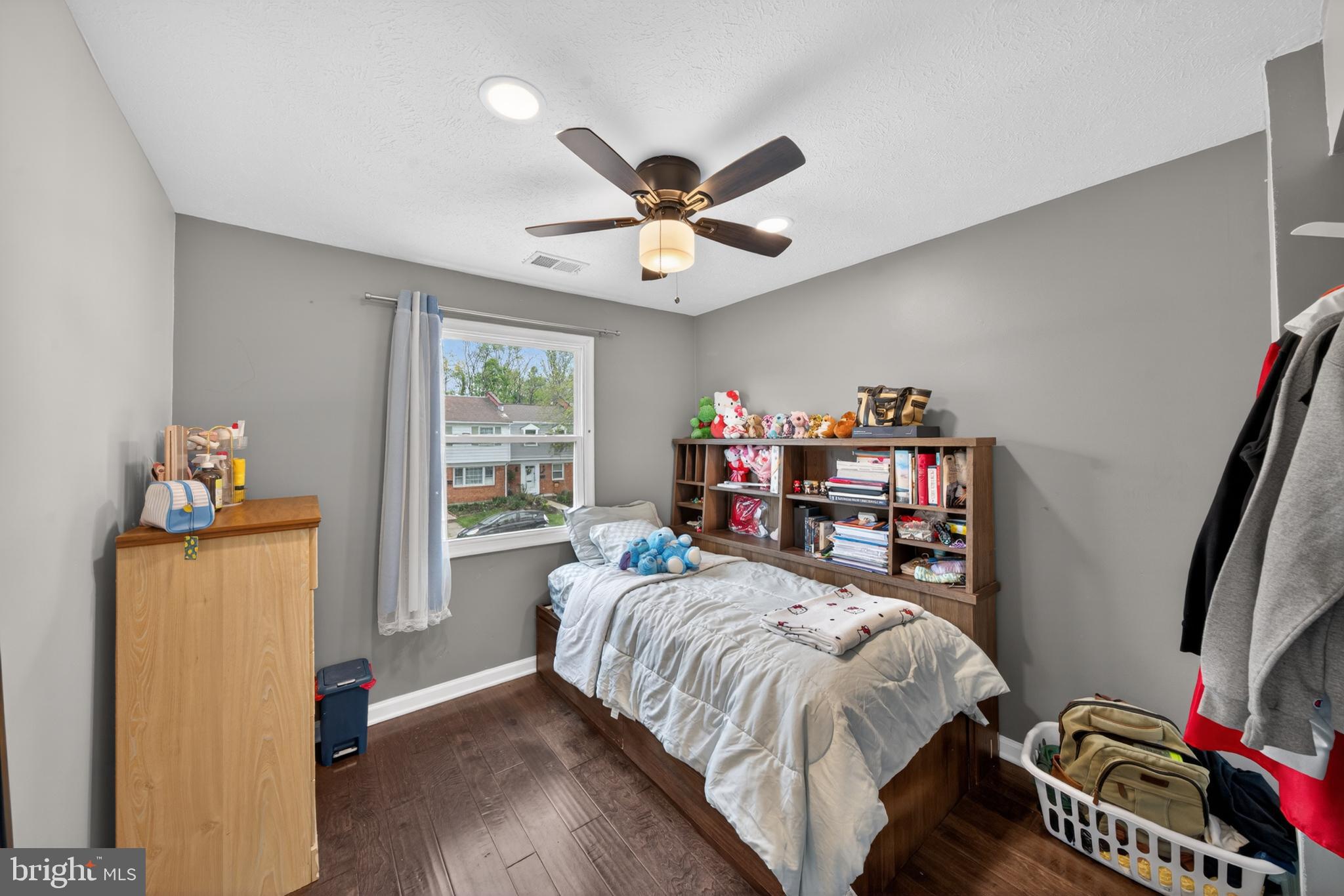 VIRGINIA KNOLLS - Residential