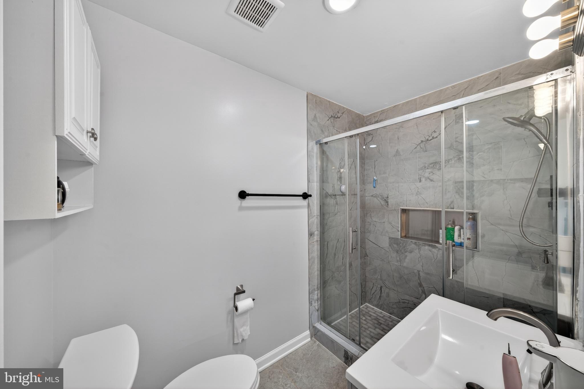 VIRGINIA KNOLLS - Residential