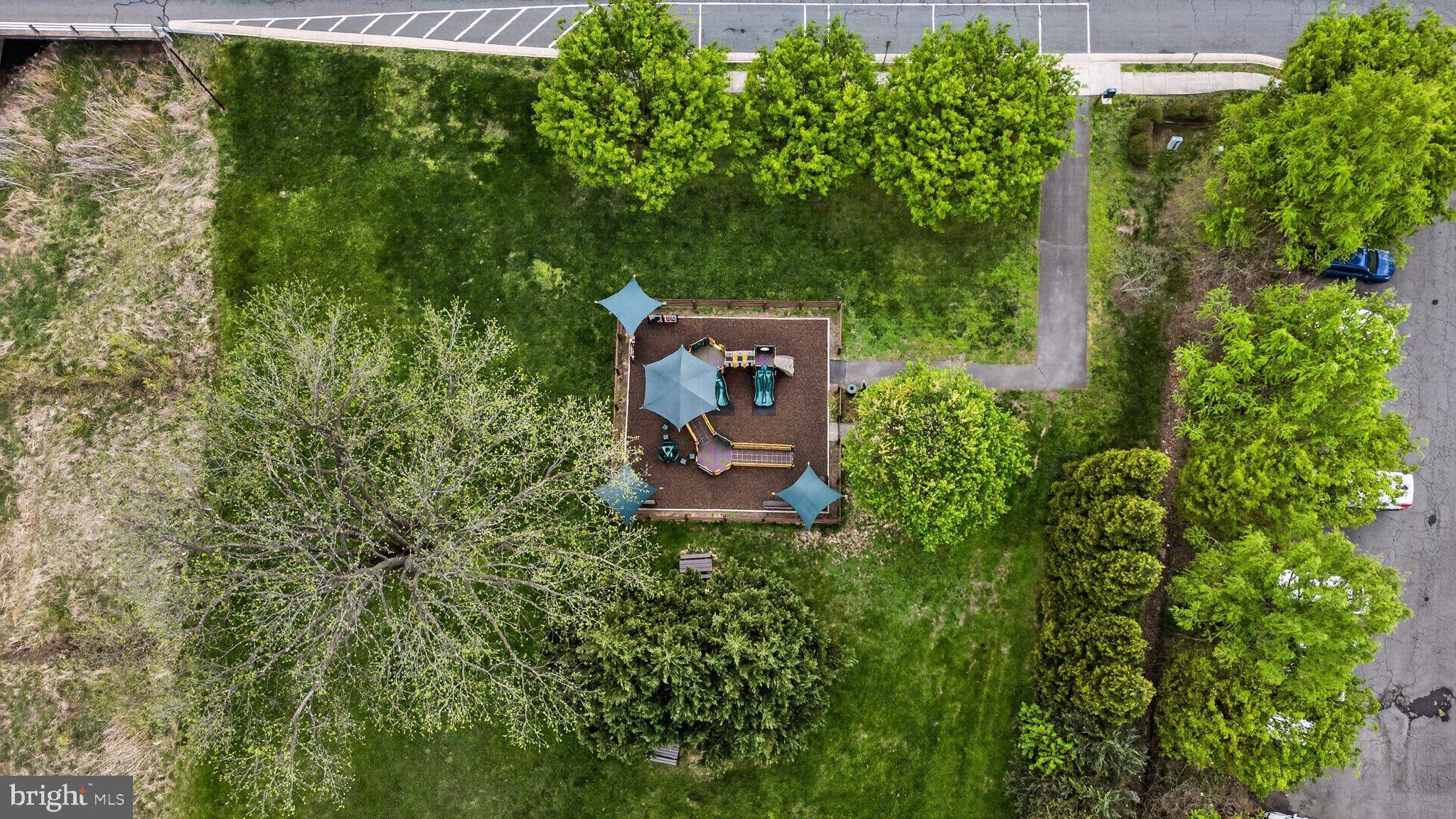 VIRGINIA KNOLLS - Residential