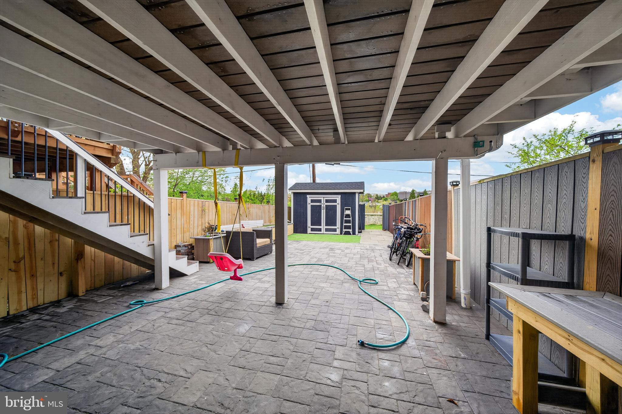 VIRGINIA KNOLLS - Residential