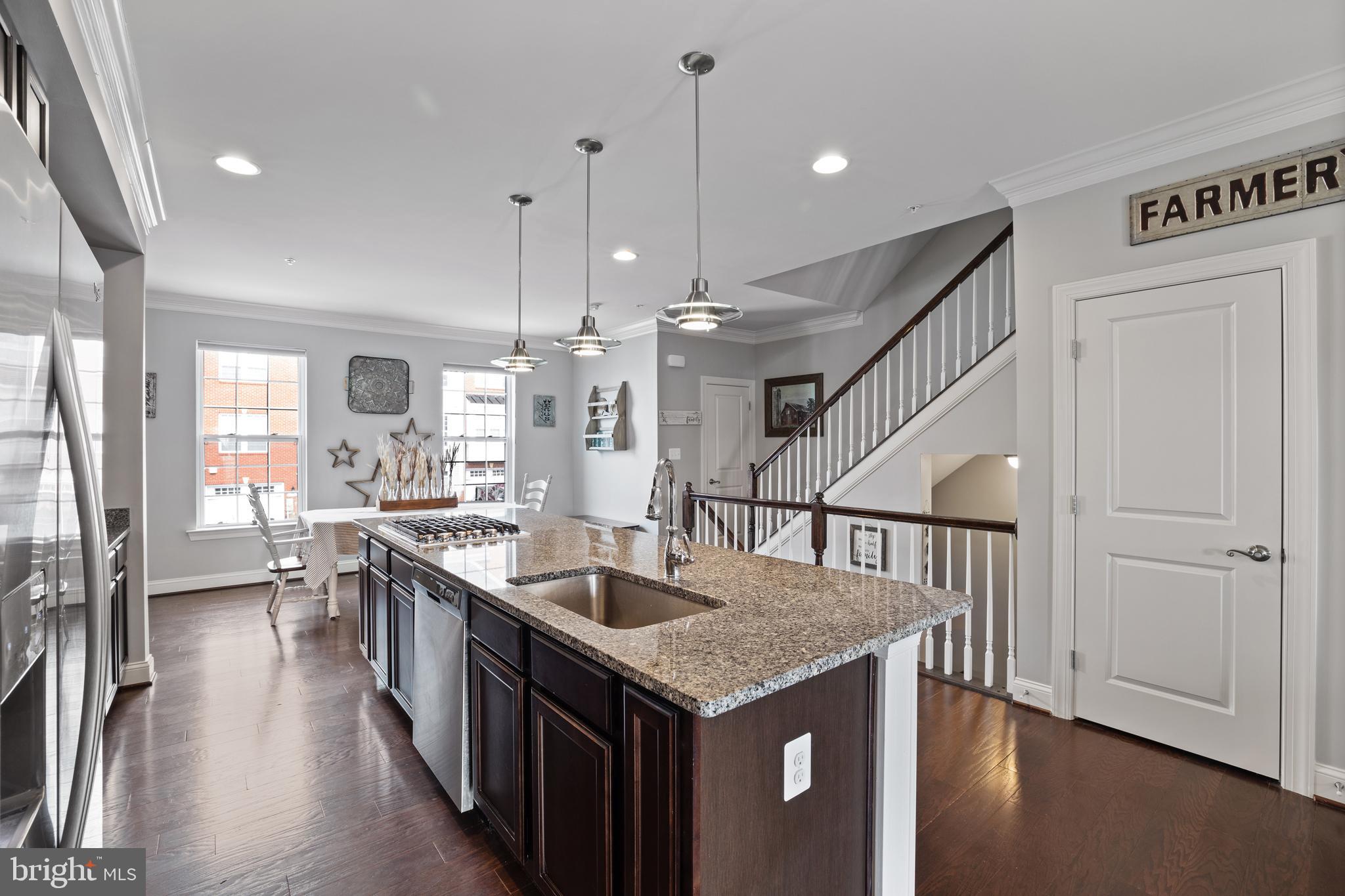 CREEKSTONE VILLAGE - Residential