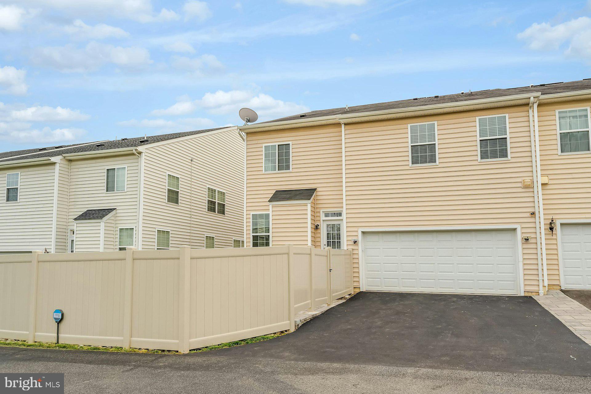 GREENFIELD CROSSING - Residential