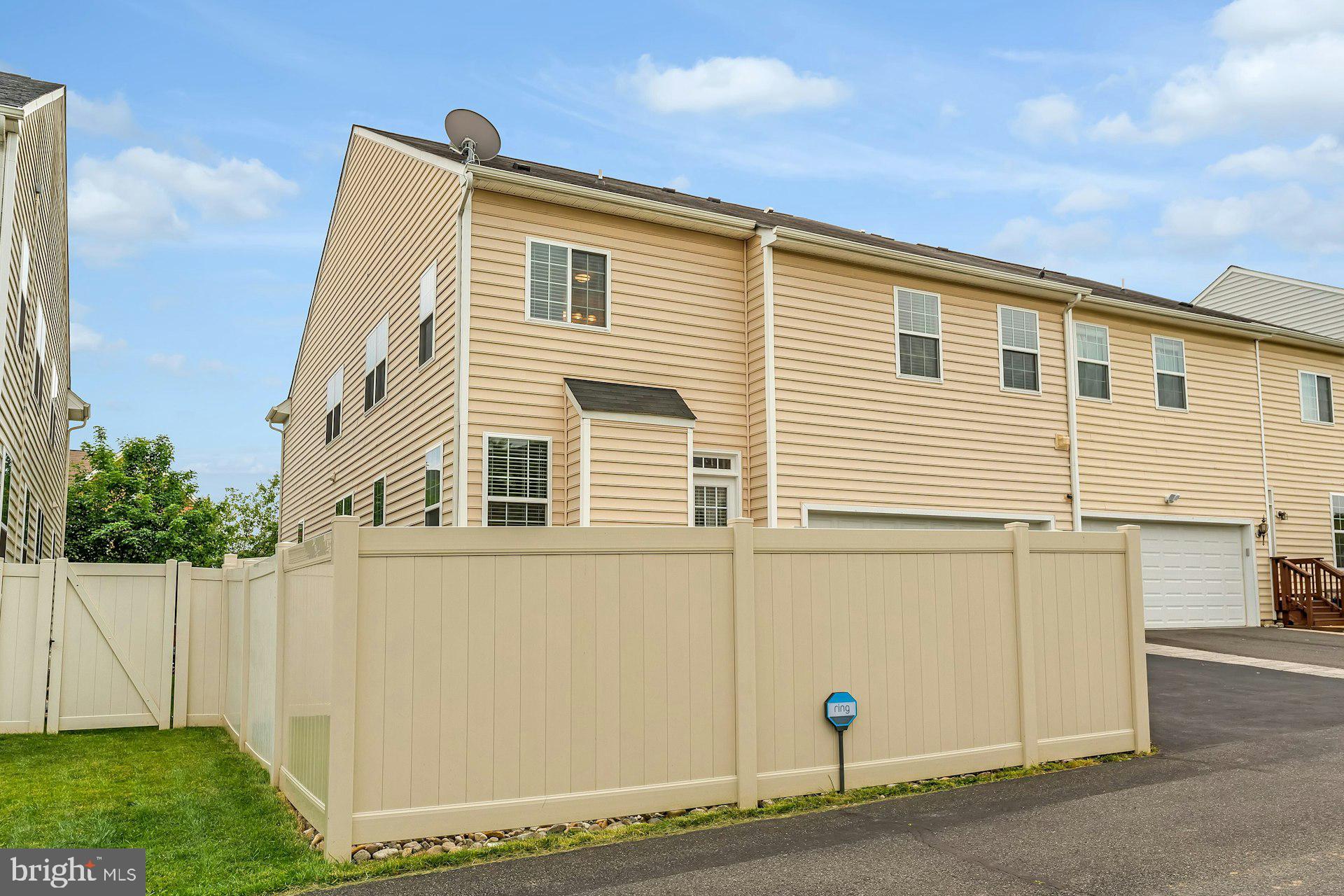 GREENFIELD CROSSING - Residential