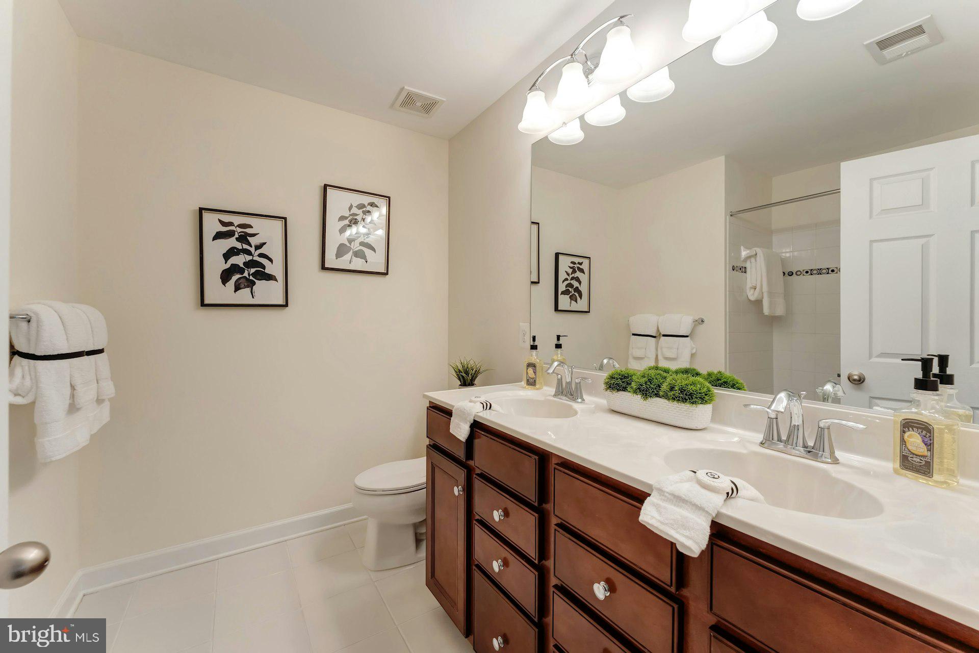 GREENFIELD CROSSING - Residential