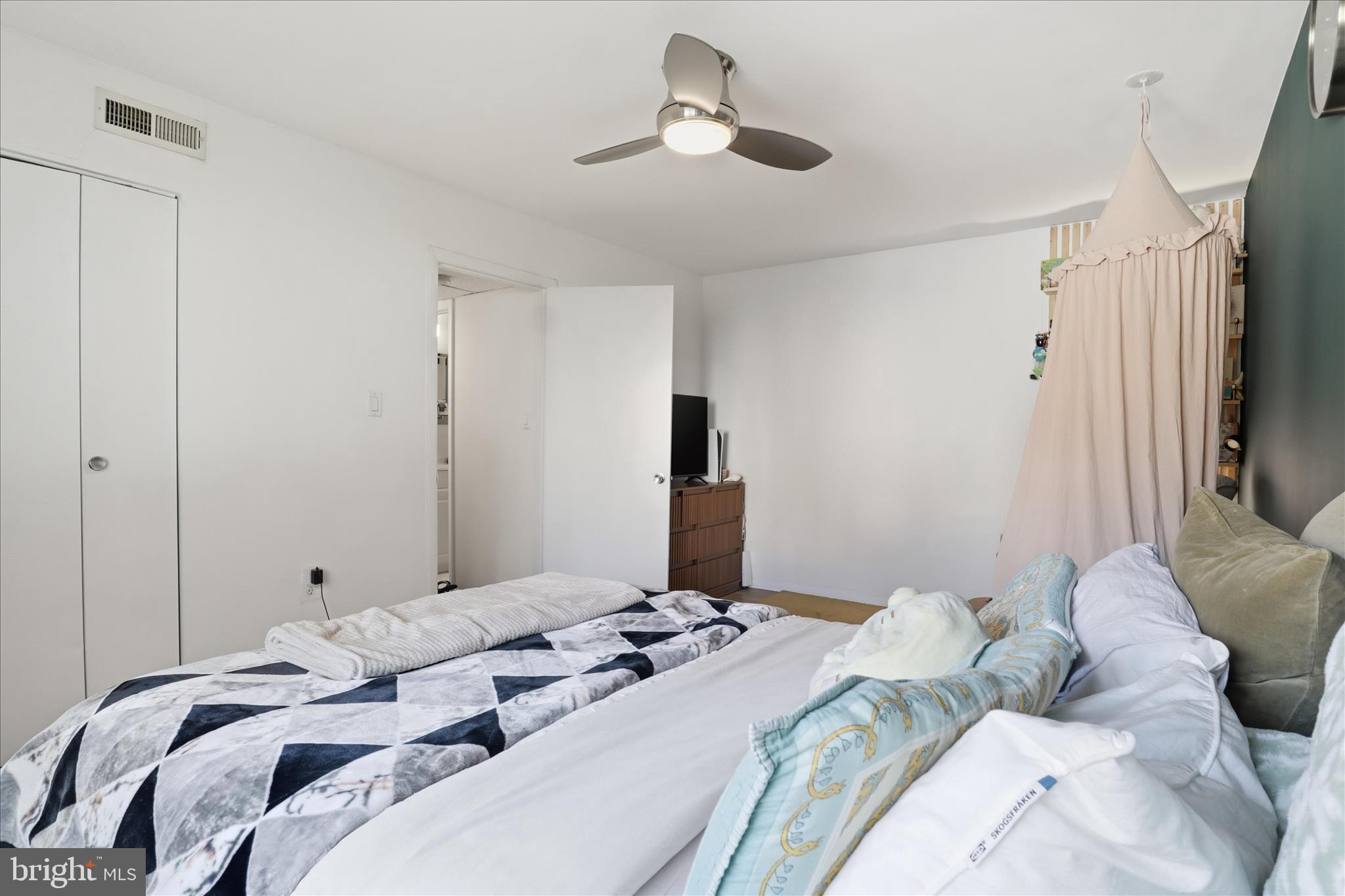 BOLLING BROOK - Residential