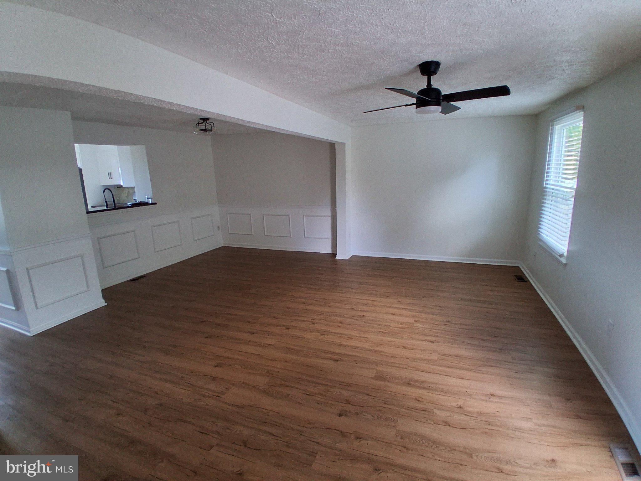 7 REDWOOD COURT