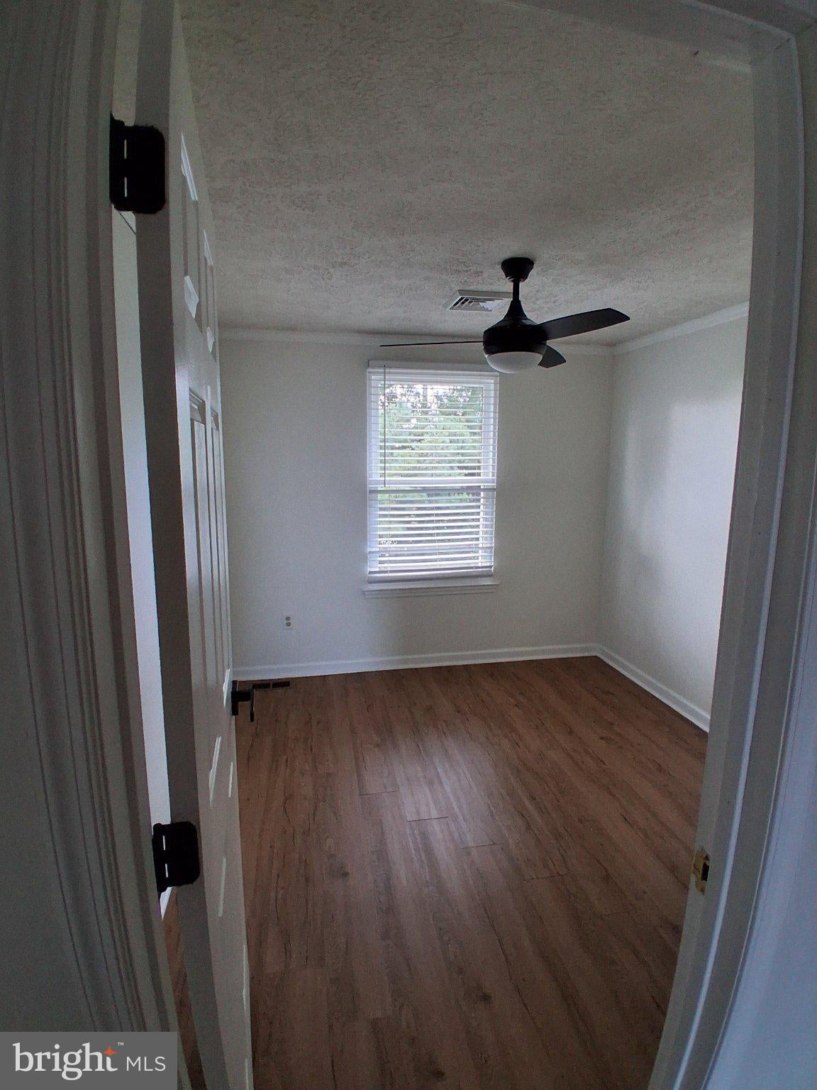 7 REDWOOD COURT