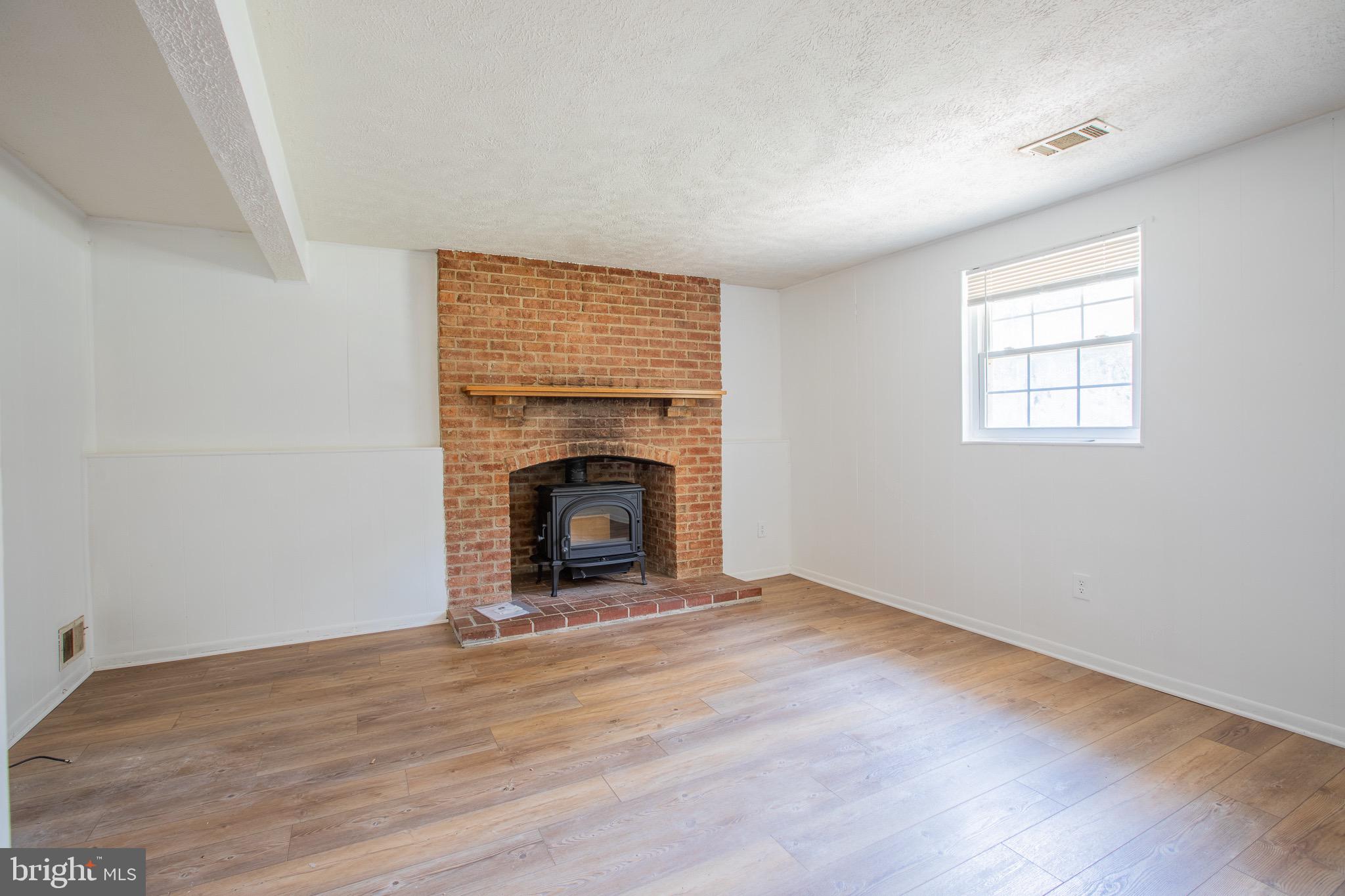 SILVER SPRING - Residential Lease