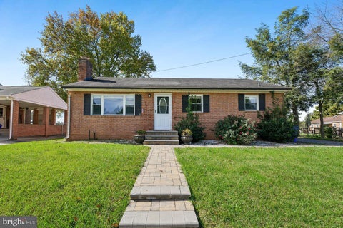 Photo of 72 Sherwood Drive, WALKERSVILLE, MD 21793 (MLS # MDFR2090906)