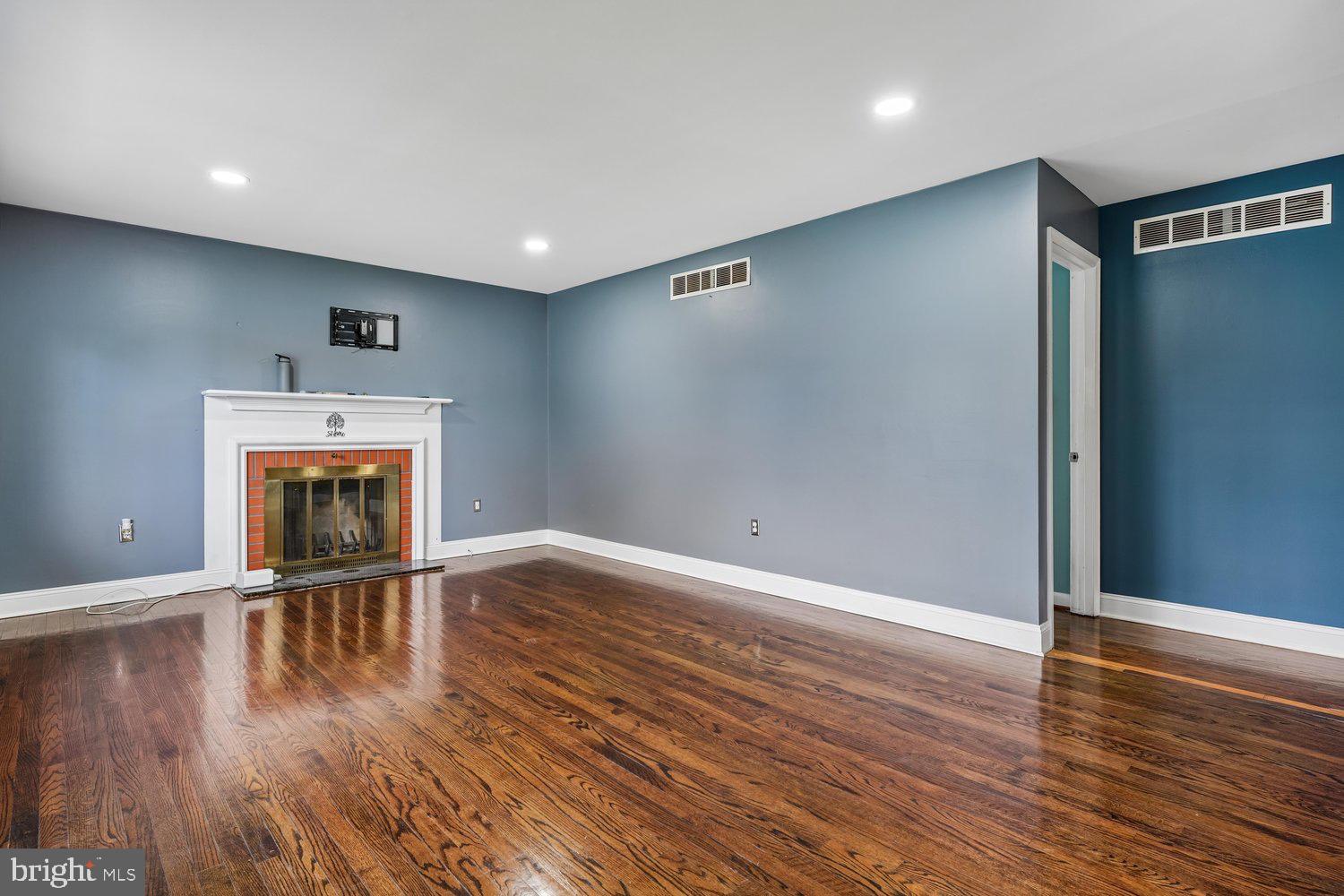 72 SHERWOOD DRIVE