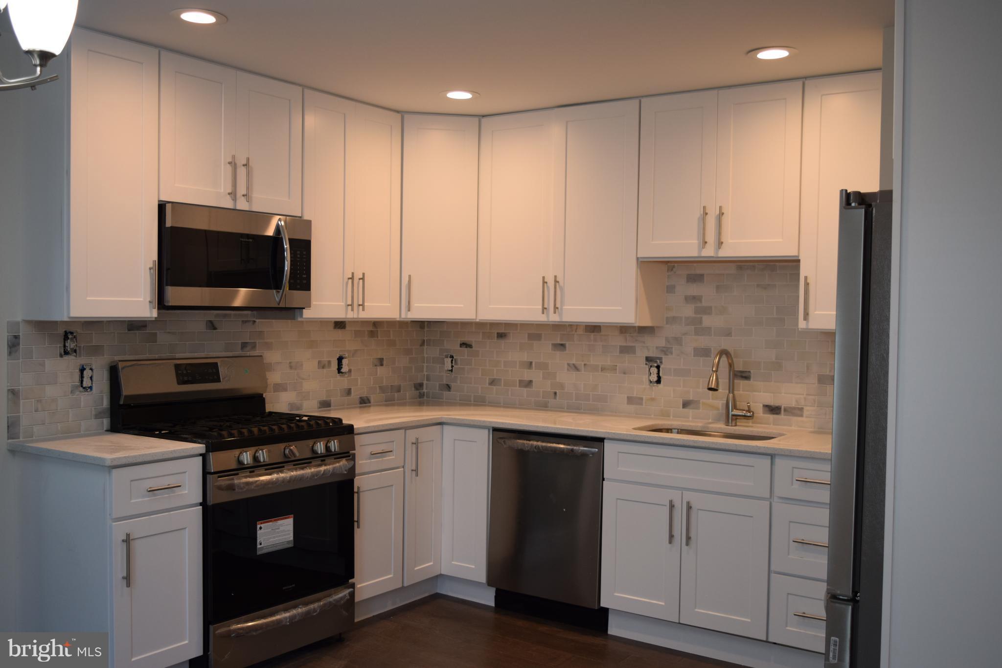 SOUTH LAWN - Residential