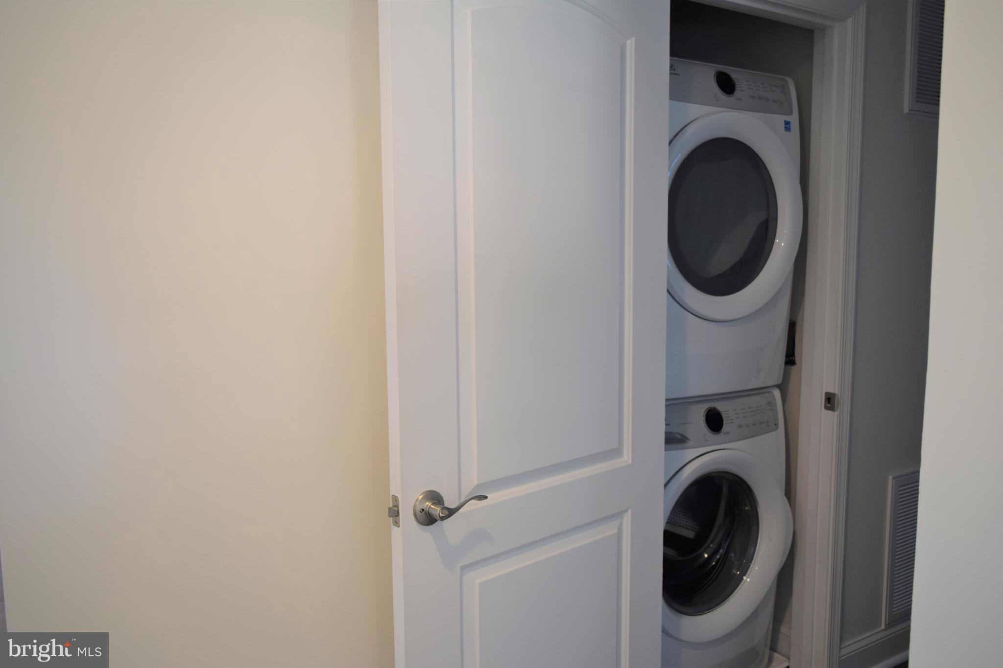 SOUTH LAWN - Residential