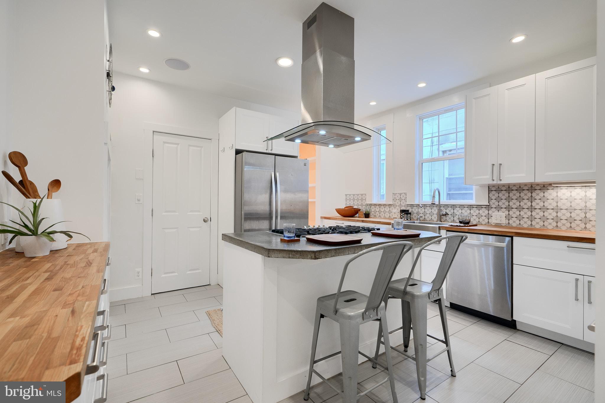 HAMPDEN HISTORIC DISTRICT - Residential