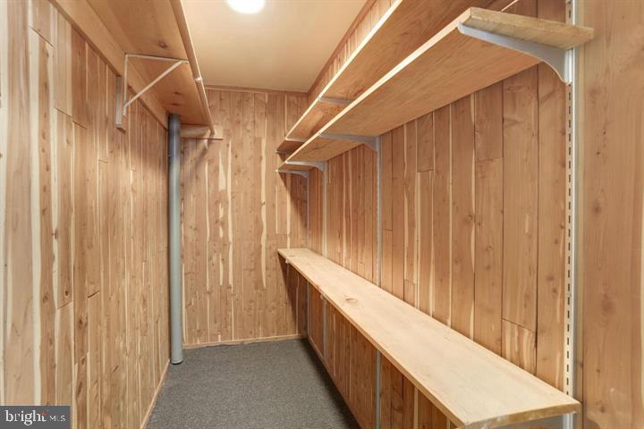 INVERNESS FOREST - Residential Lease