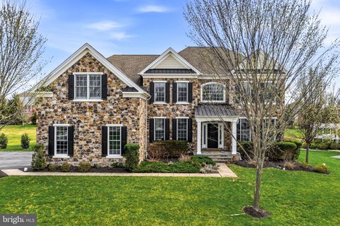 305 GREENBANK LANE NEWTOWN SQUARE PA 19073