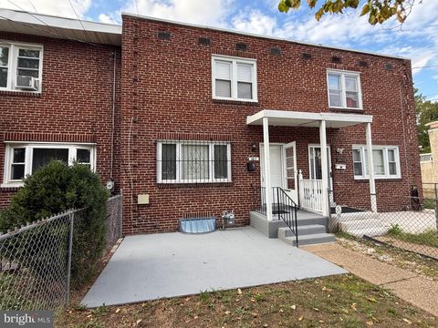Photo of 2817 Thompson Street, CAMDEN, NJ 08105 (MLS # NJCD2103334)