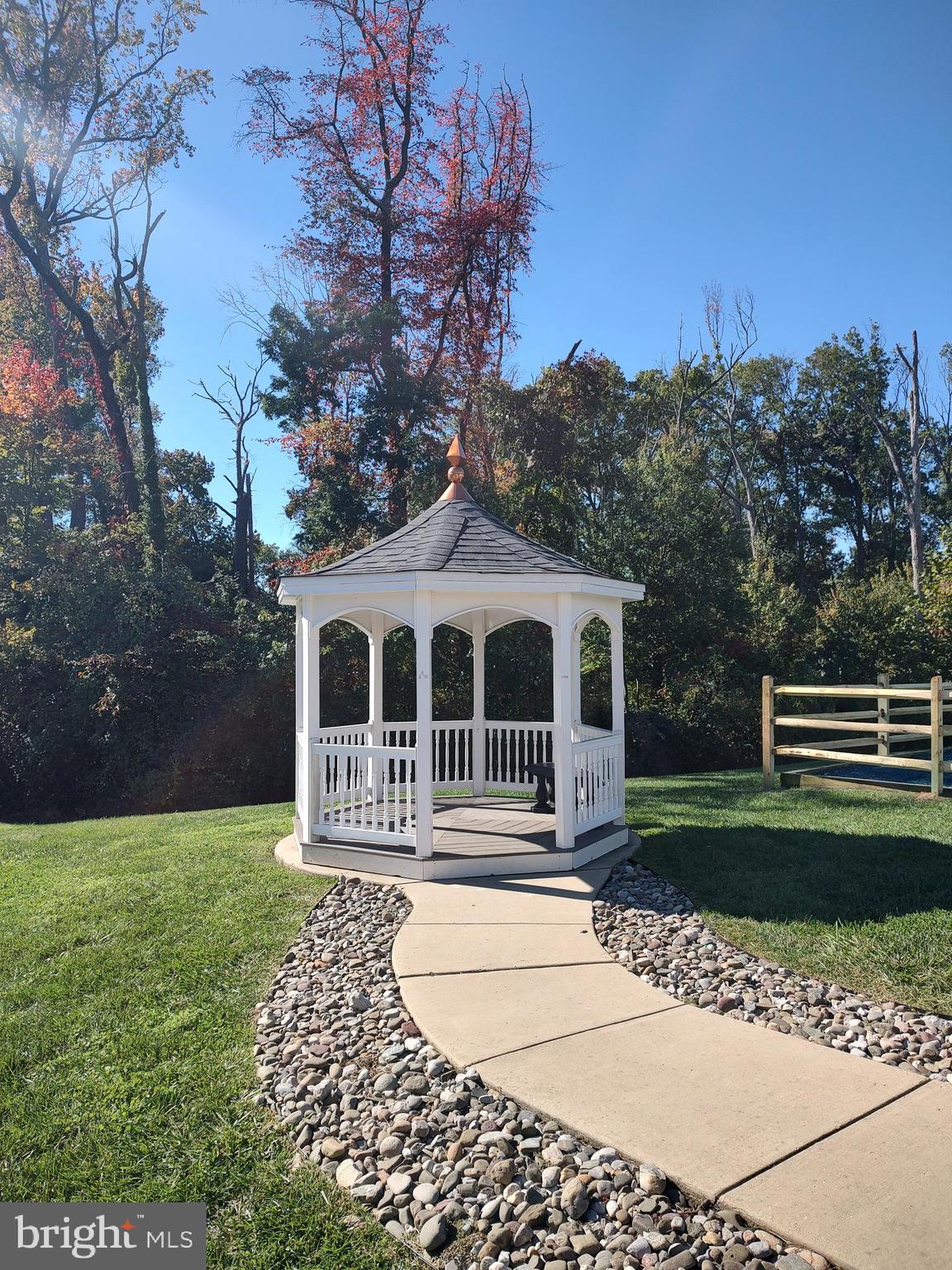 OAKVIEW VILLAGE - Residential