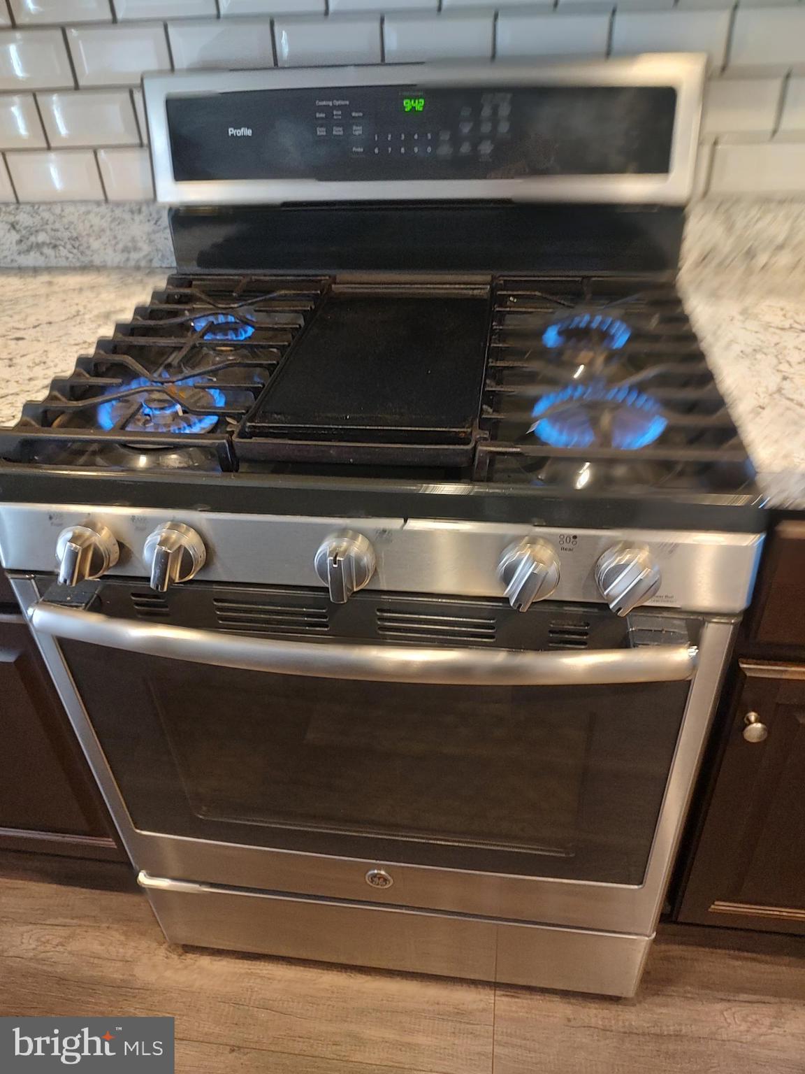 OAKVIEW VILLAGE - Residential