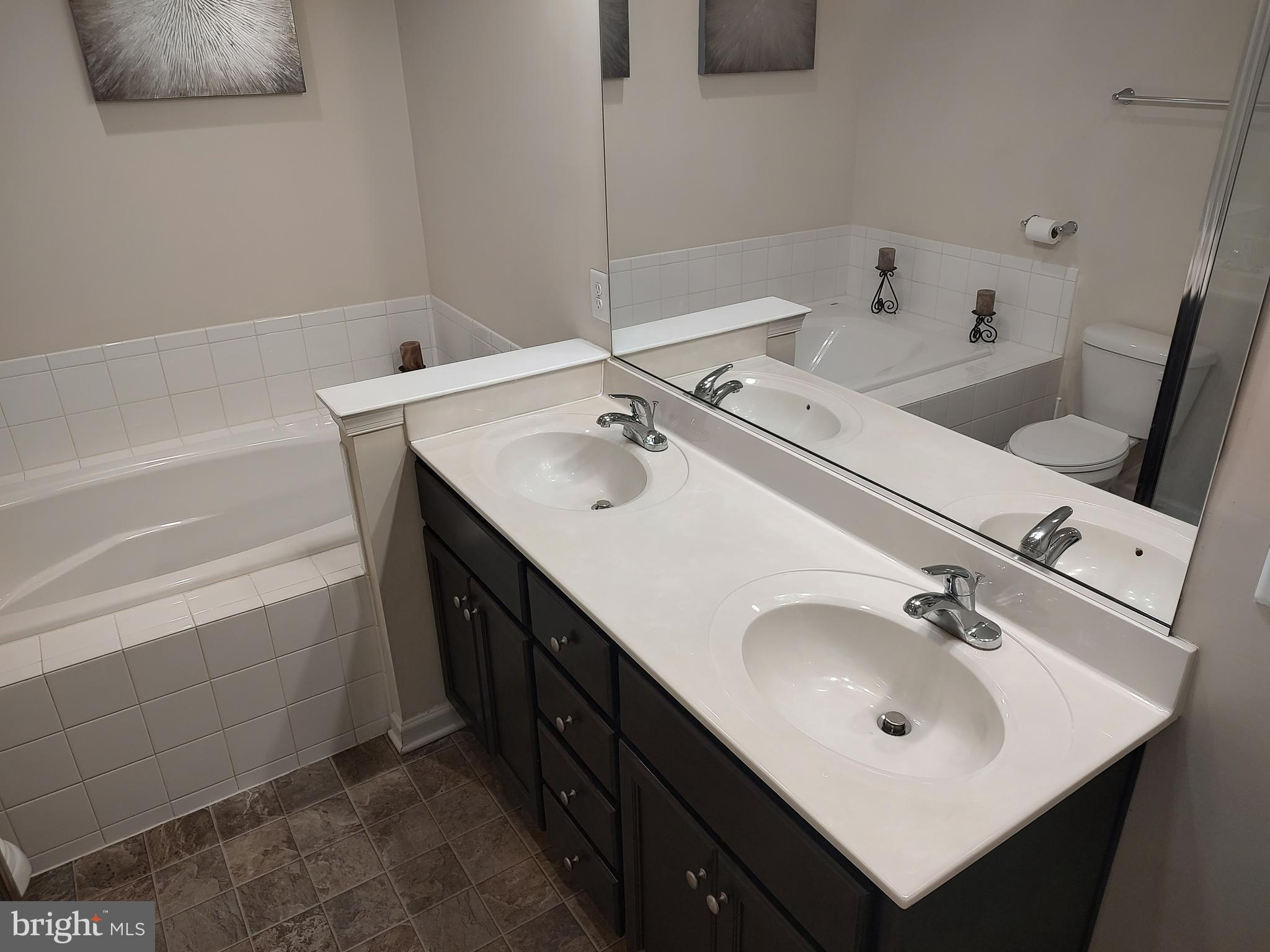 338 WHITE OAK WAY