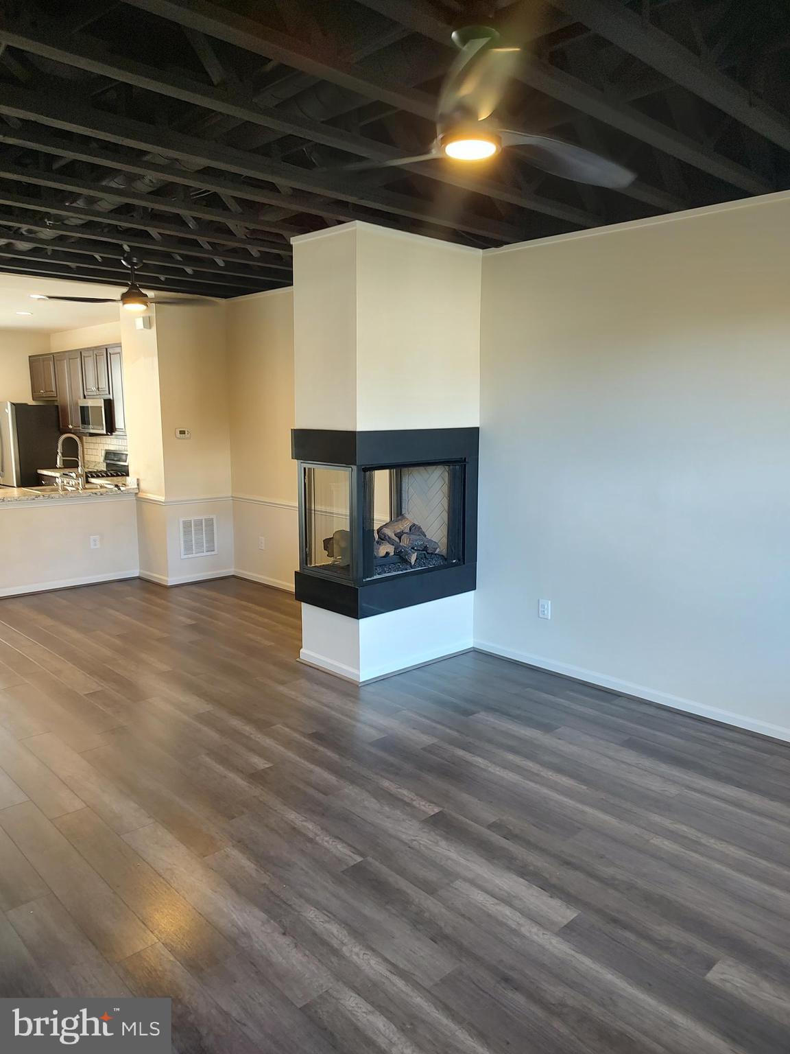 OAKVIEW VILLAGE - Residential