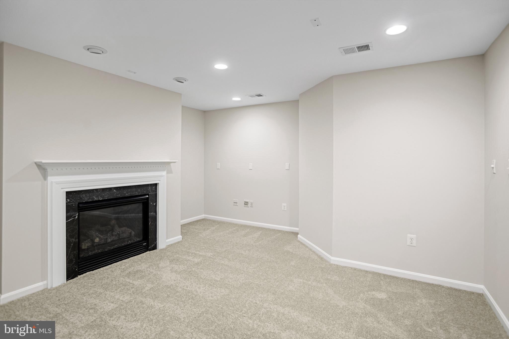 SEVEN OAKS - Residential