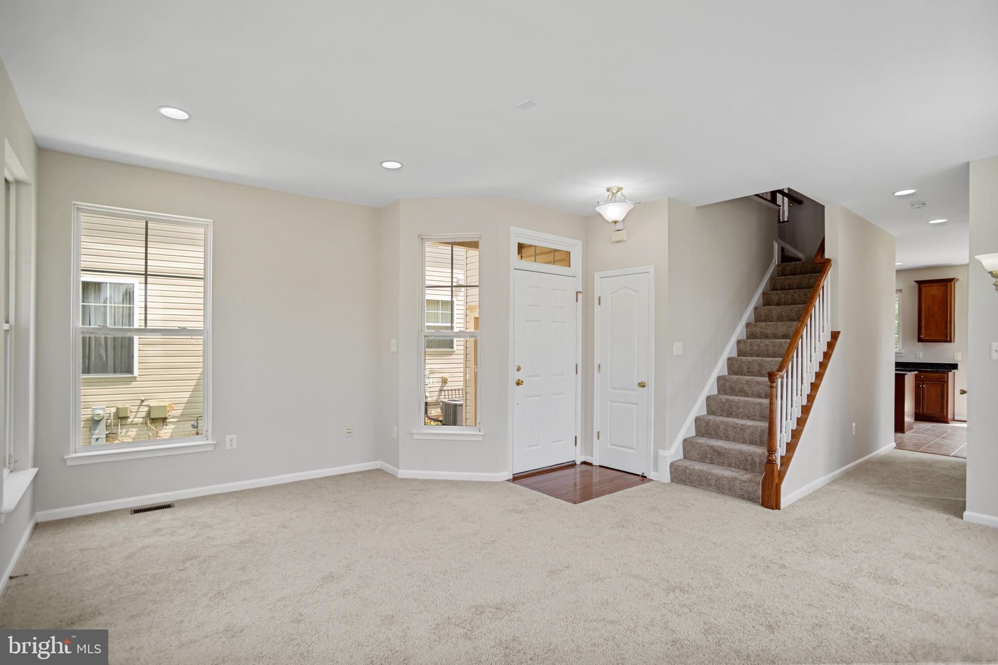 SEVEN OAKS - Residential