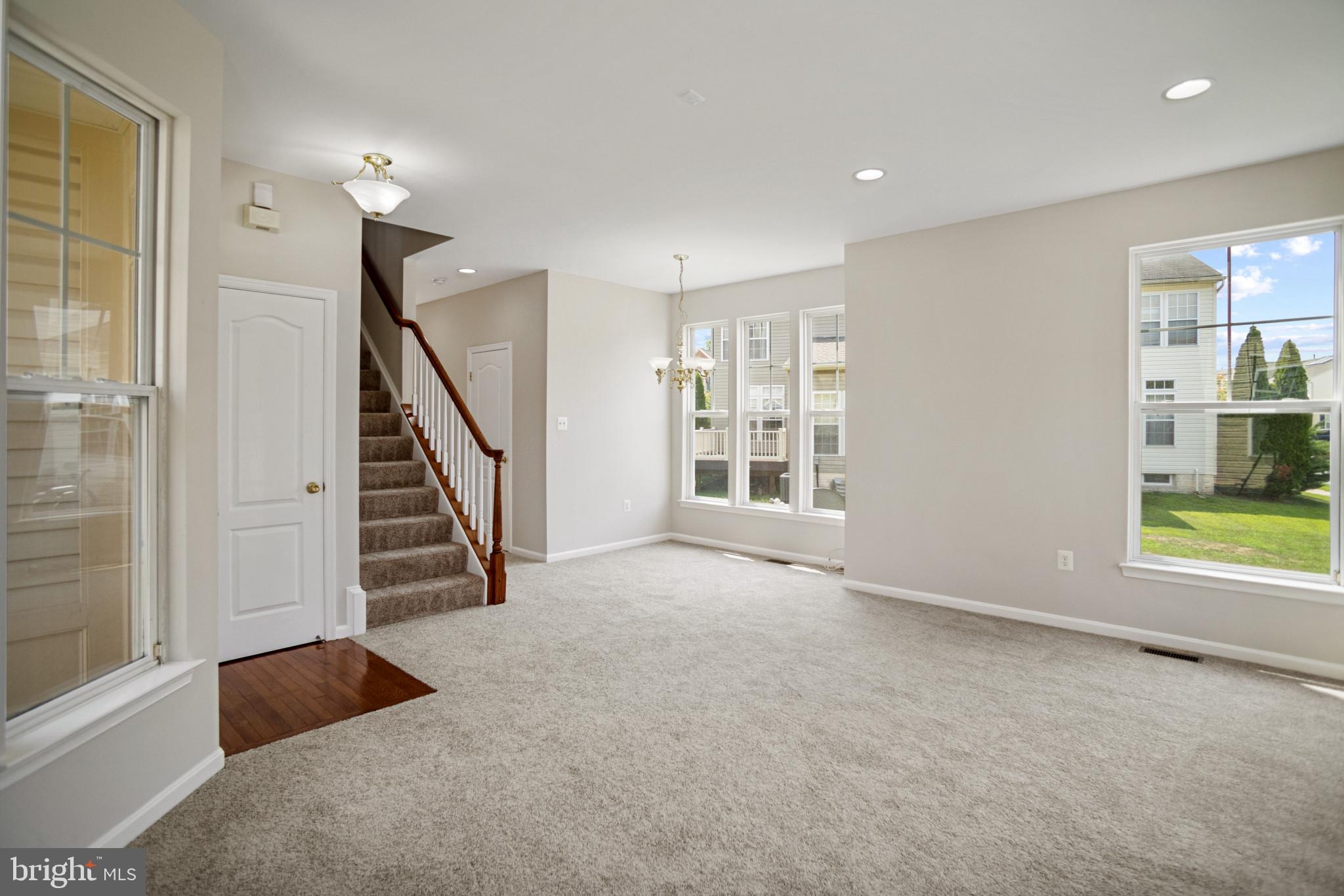 SEVEN OAKS - Residential