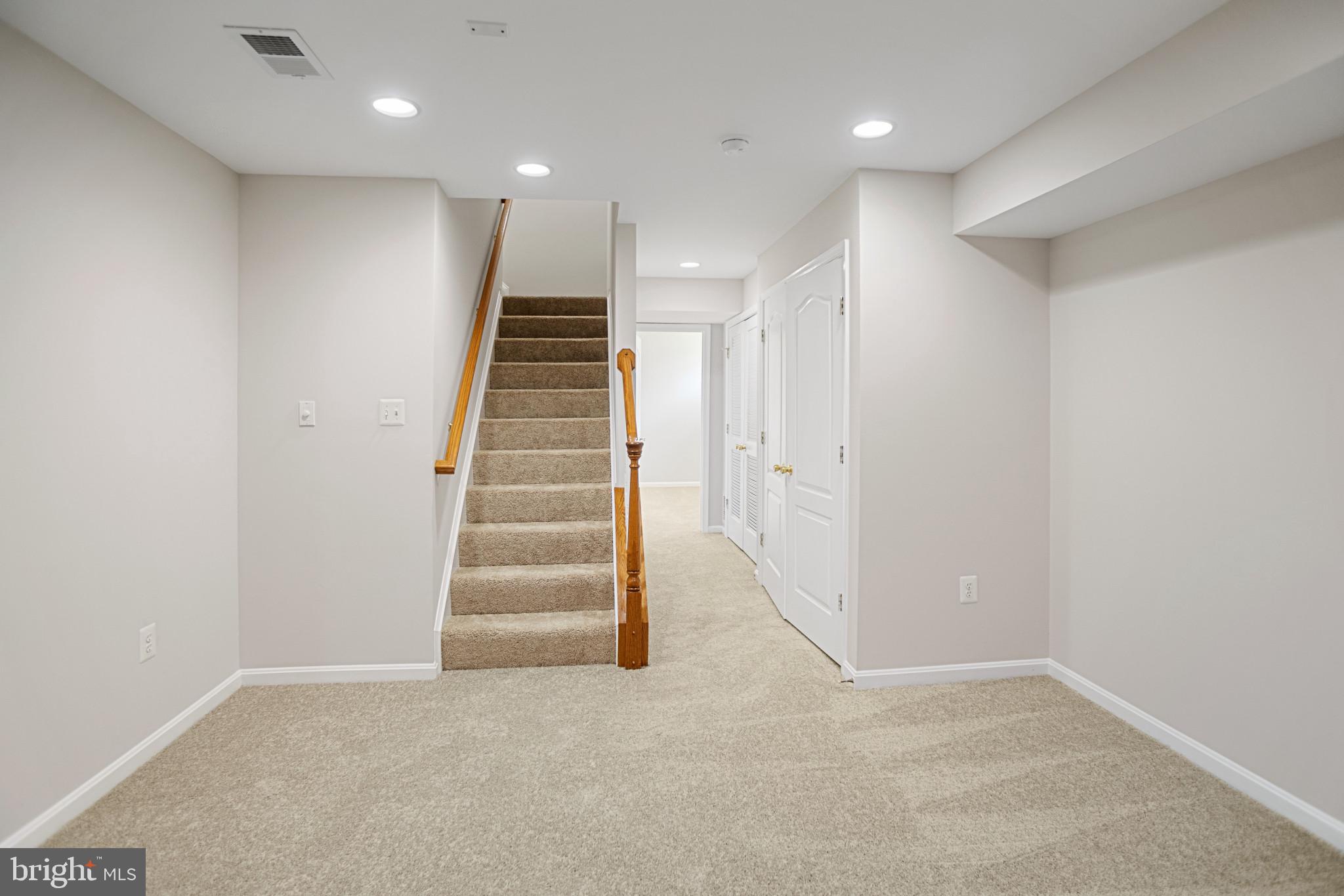 SEVEN OAKS - Residential