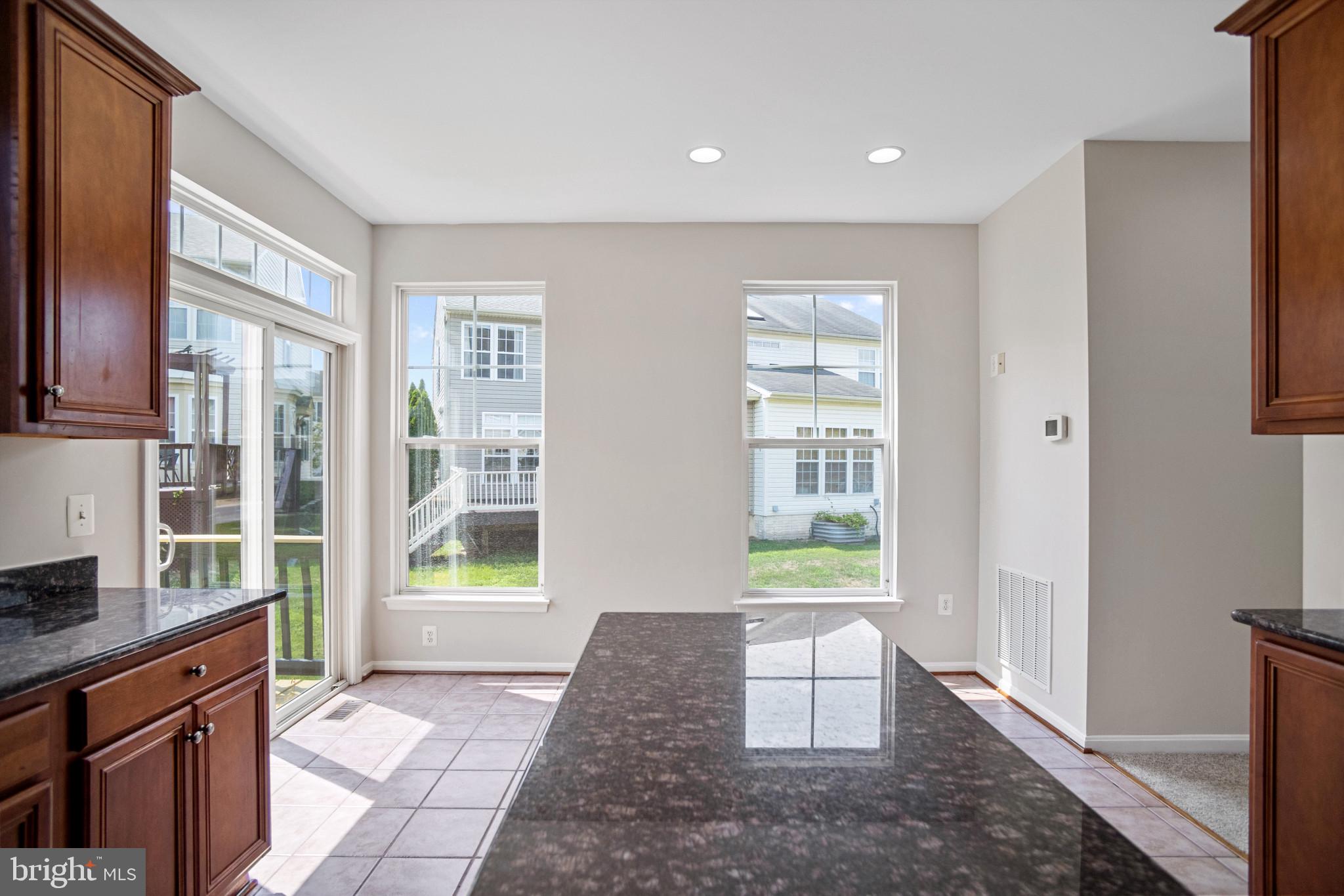 SEVEN OAKS - Residential