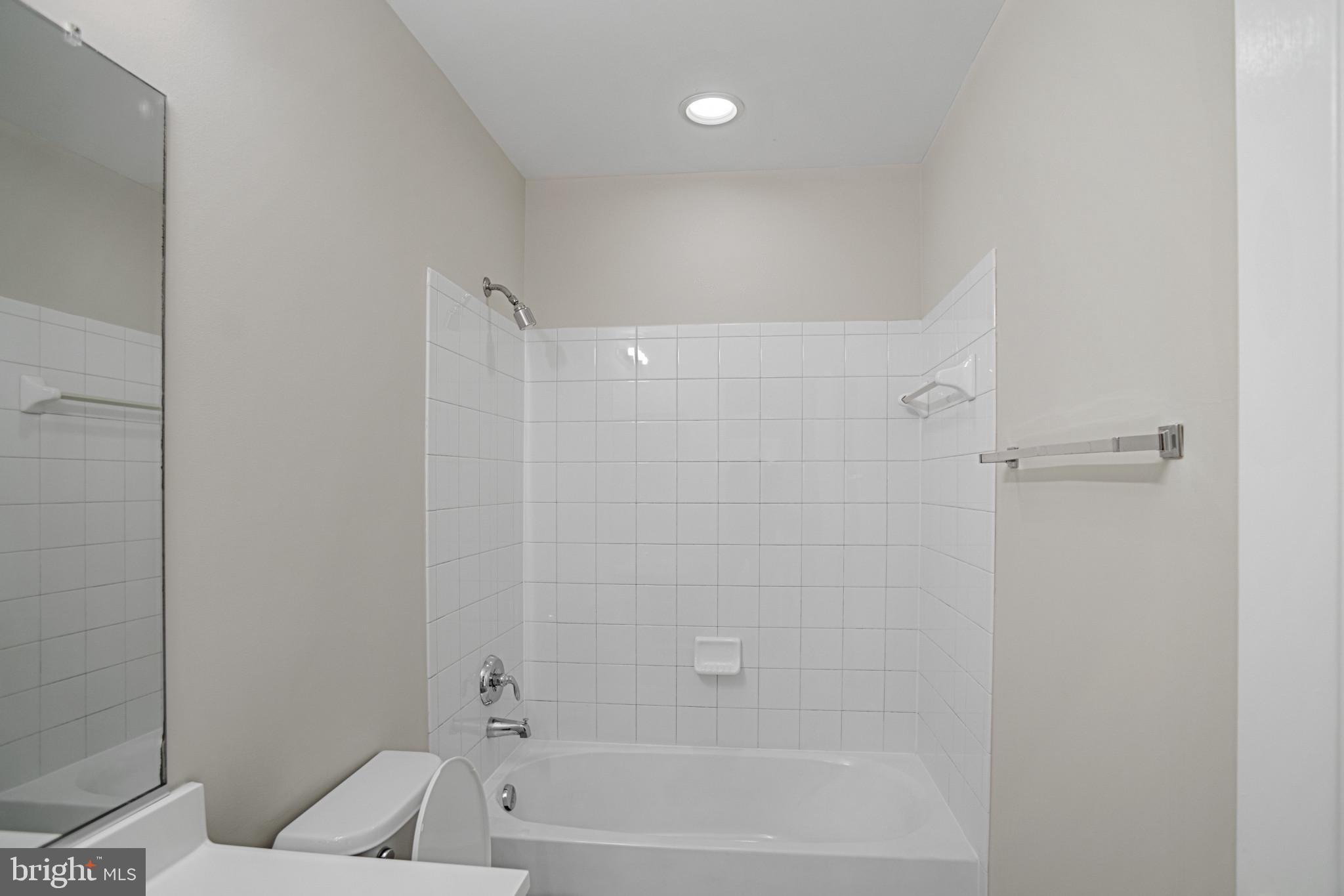 SEVEN OAKS - Residential