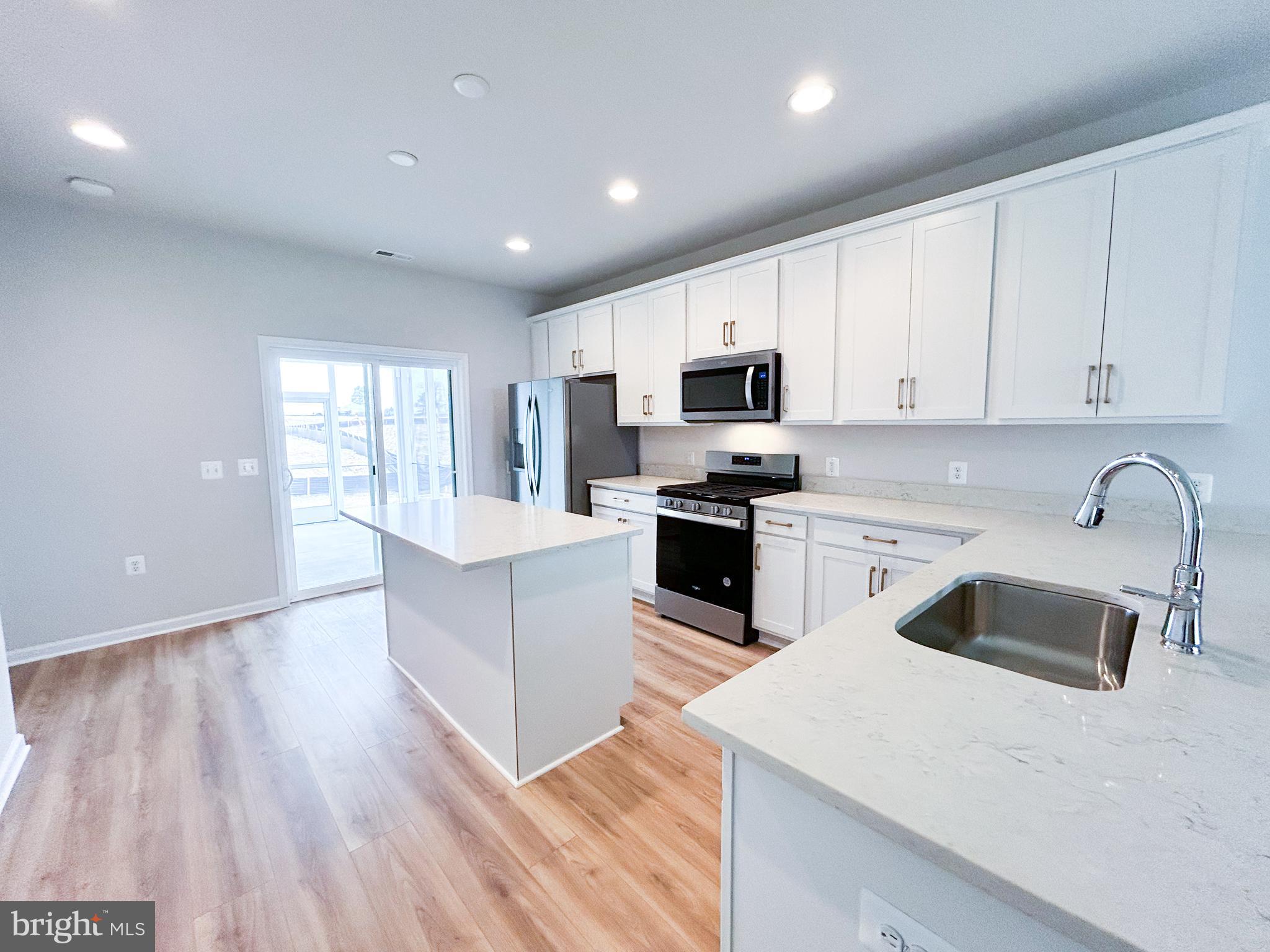 HIATT POINTE AT SNOWDEN BRIDGE - Residential