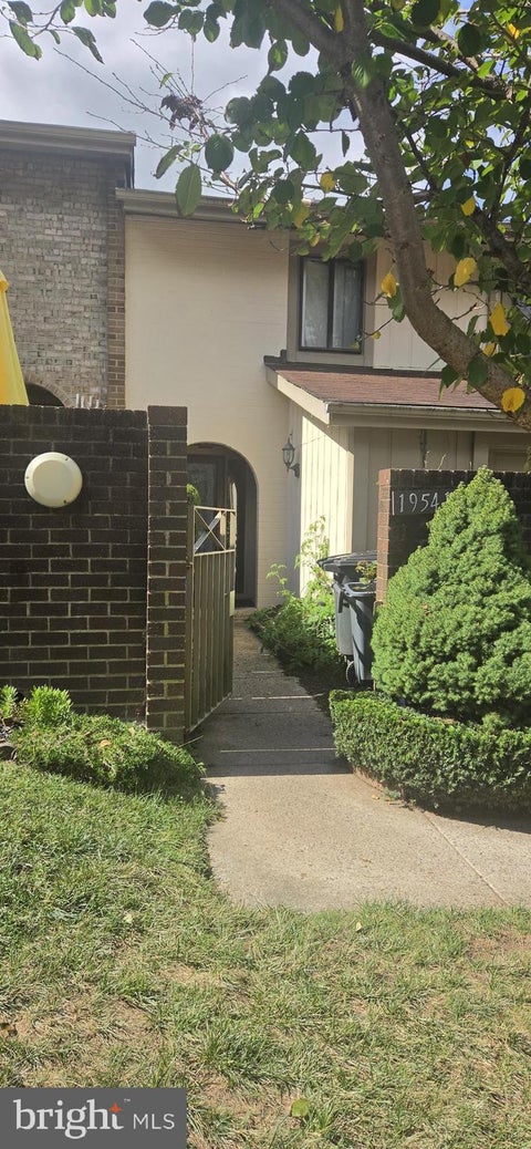 Photo of 19541 Brassie Place #10D, GAITHERSBURG, MD 20886 (MLS # MDMC2258602)