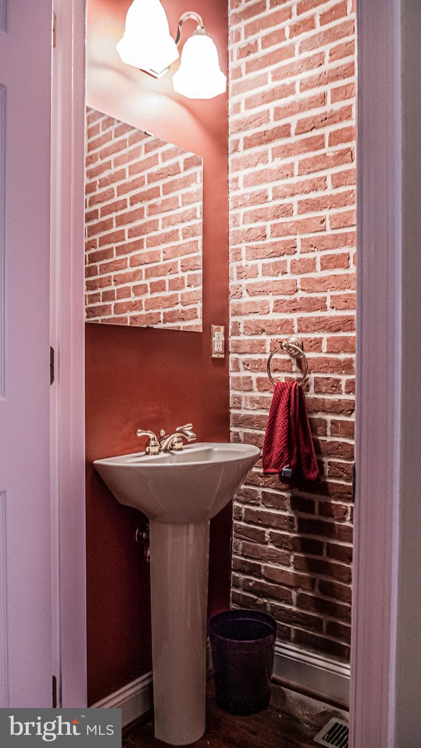 FEDERAL HILL HISTORIC DISTRICT - Residential Lease