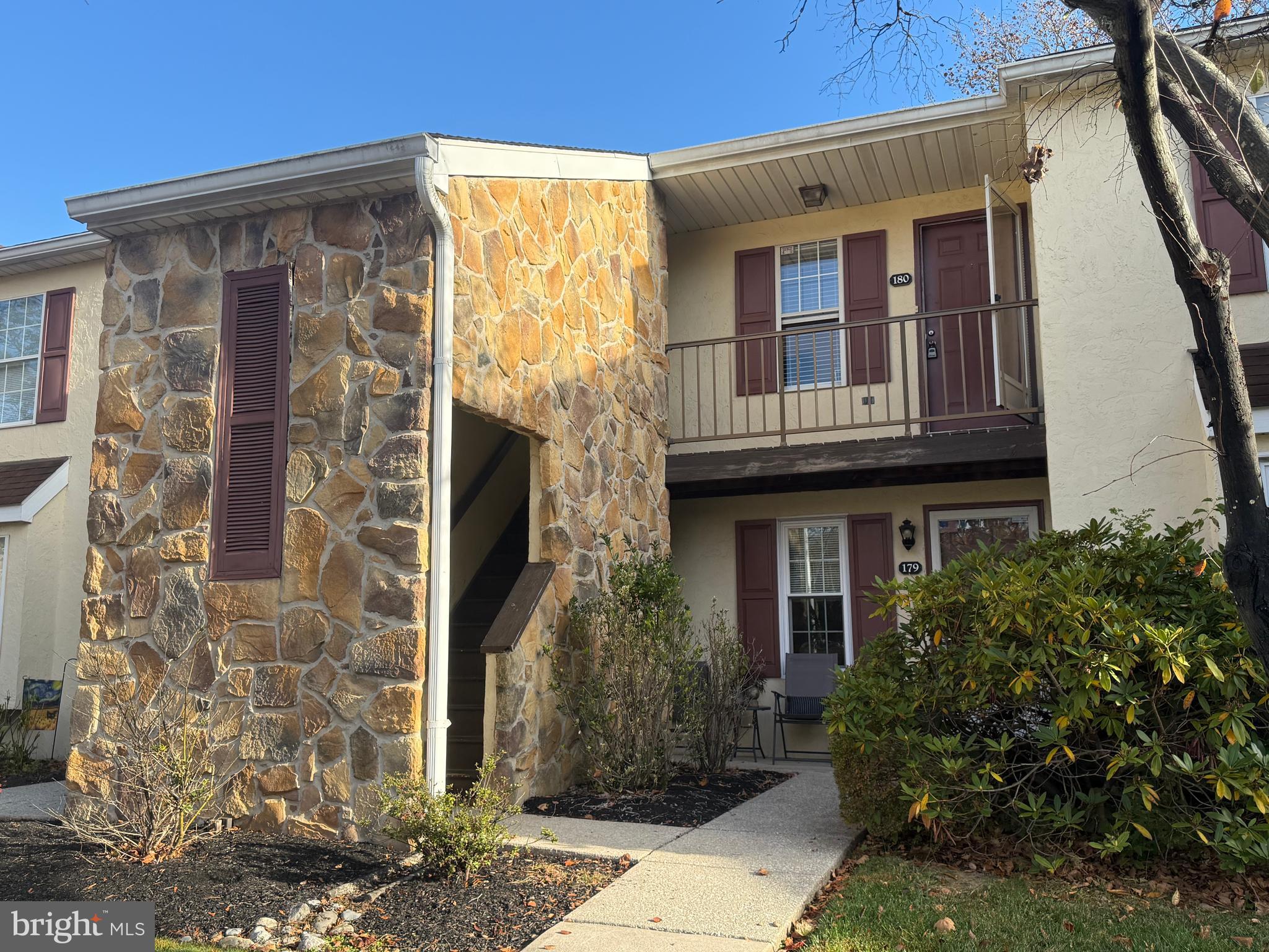 VALLEY STREAM - Residential Lease