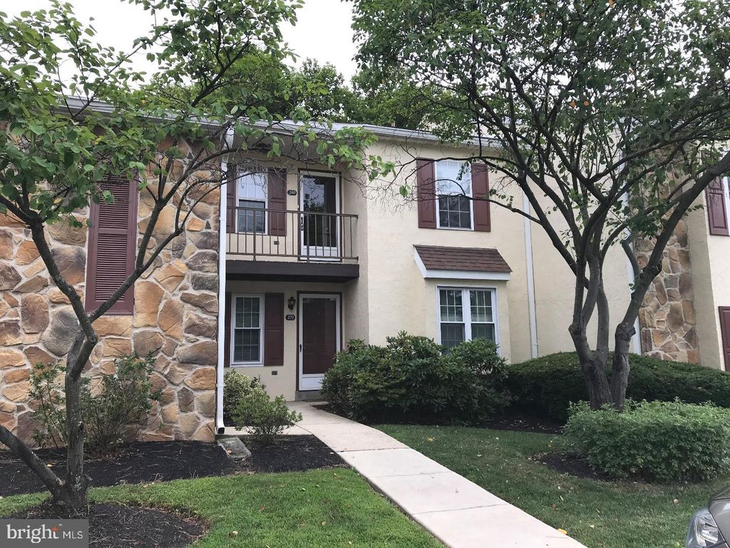 Photo of 180 Valley Stream Cir, CHESTERBROOK, PA 19087 (MLS # PACT2112530)