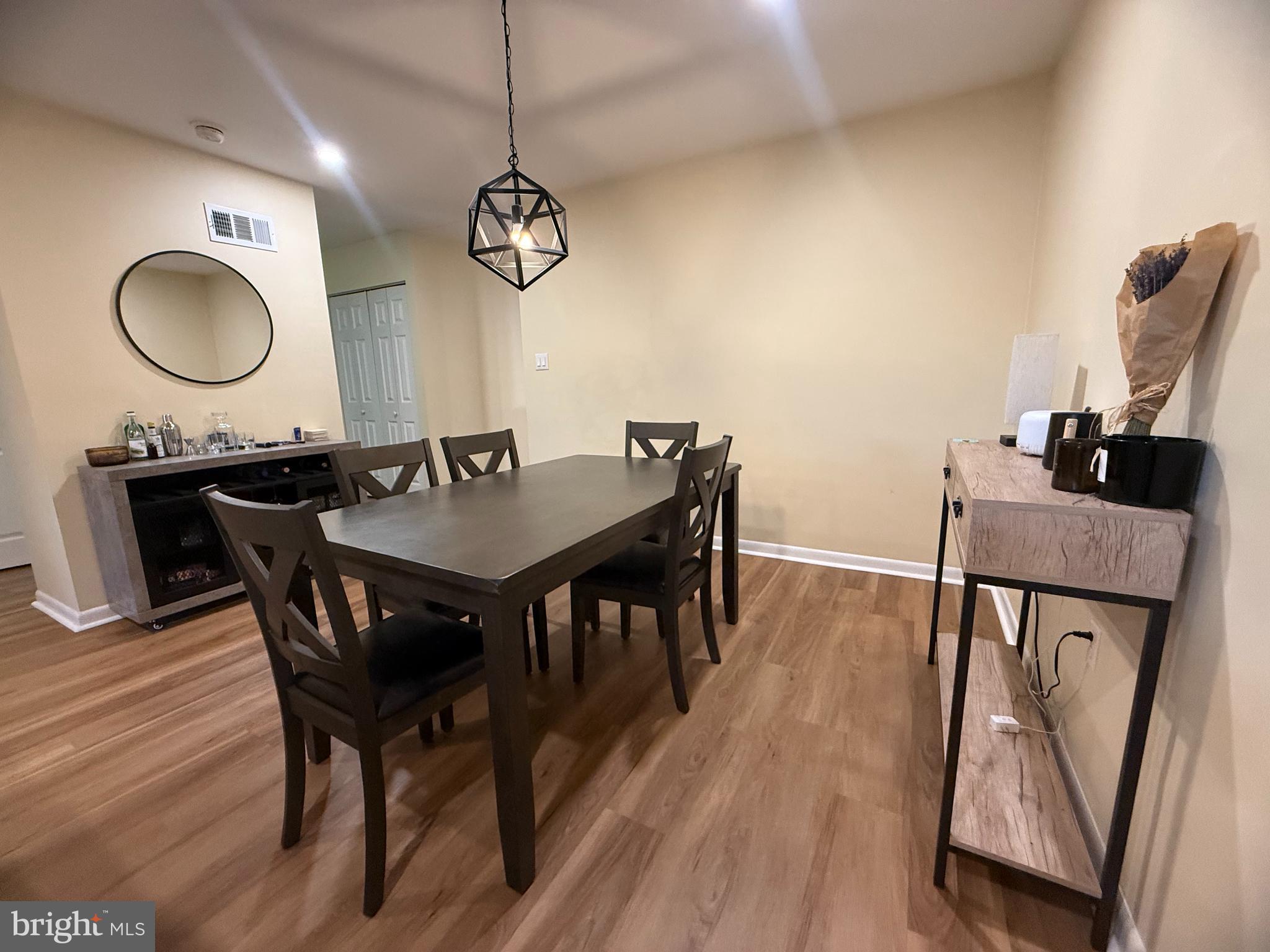 VALLEY STREAM - Residential Lease