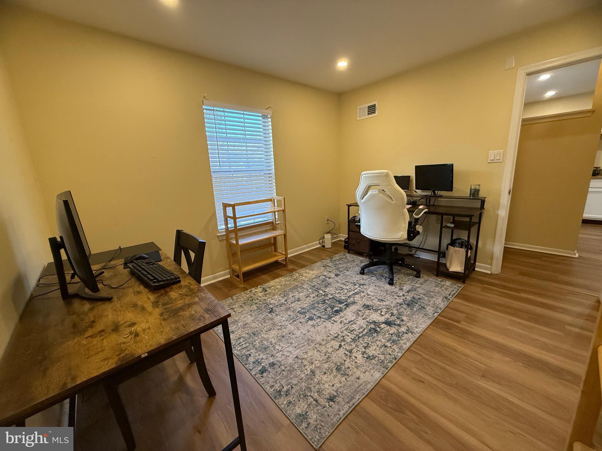 VALLEY STREAM - Residential Lease