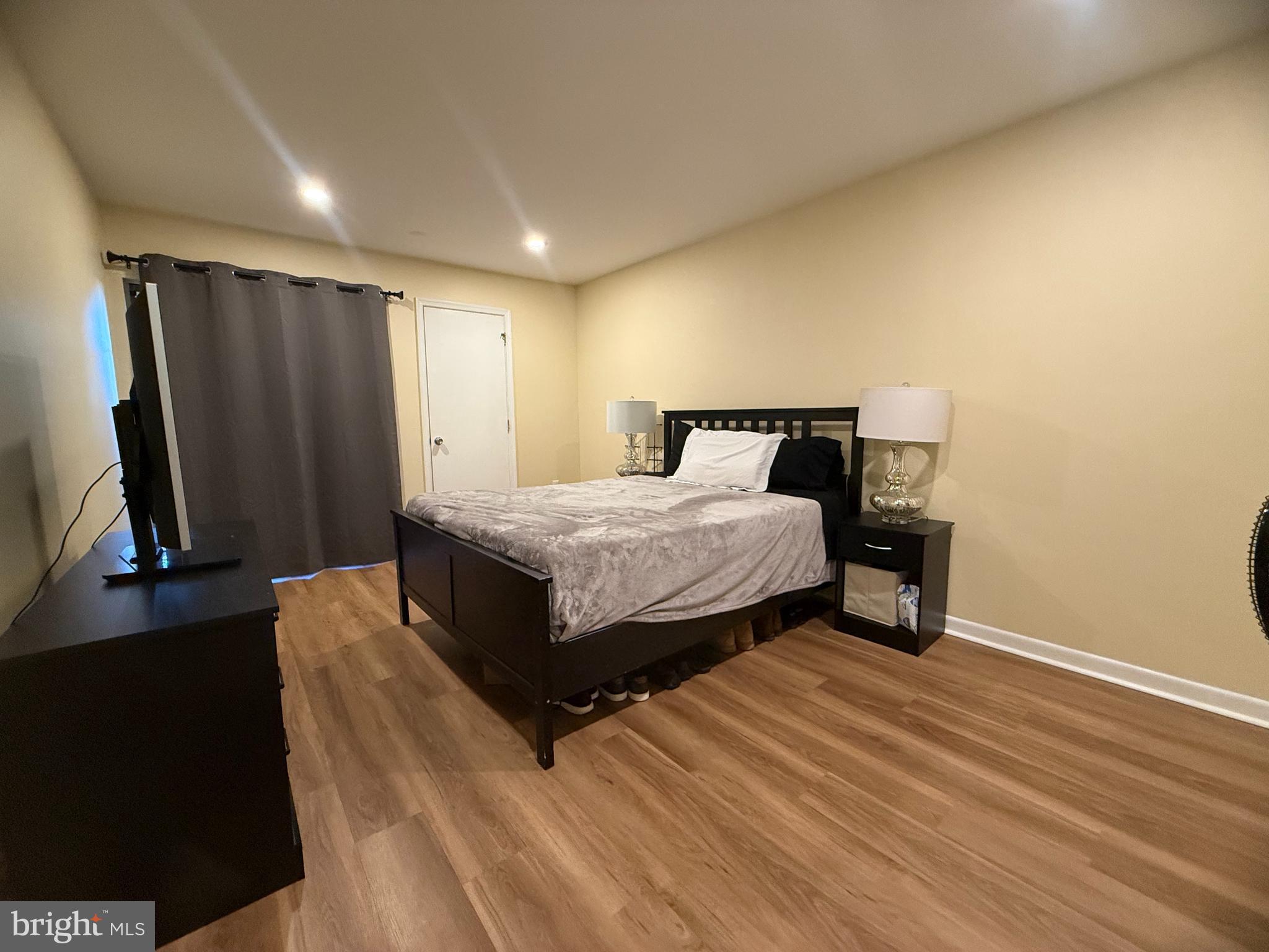 VALLEY STREAM - Residential Lease