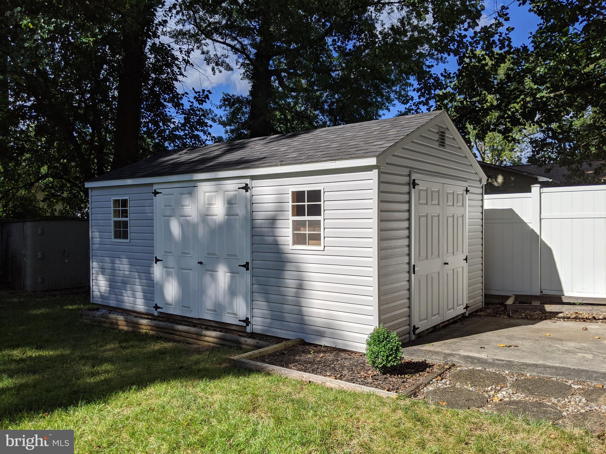 CATONSVILLE MANOR - Residential
