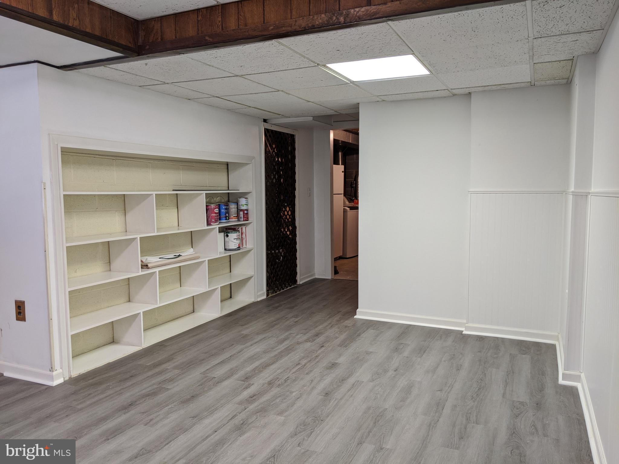 CATONSVILLE MANOR - Residential