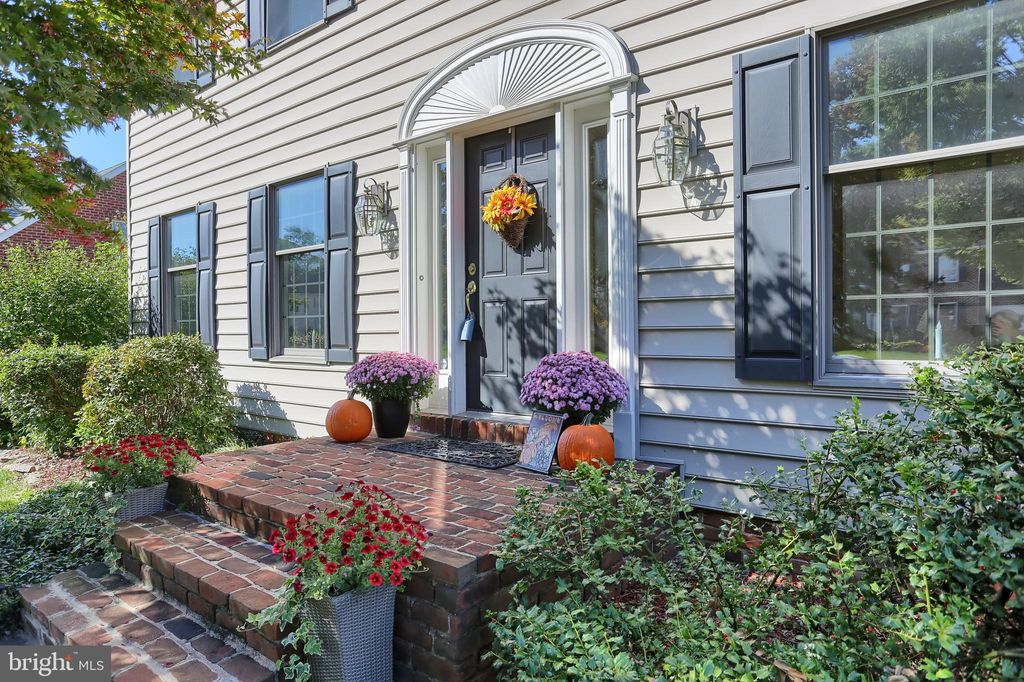 Photo of 824 Landau Court, CAMP HILL, PA 17011 (MLS # PAYK2090108)