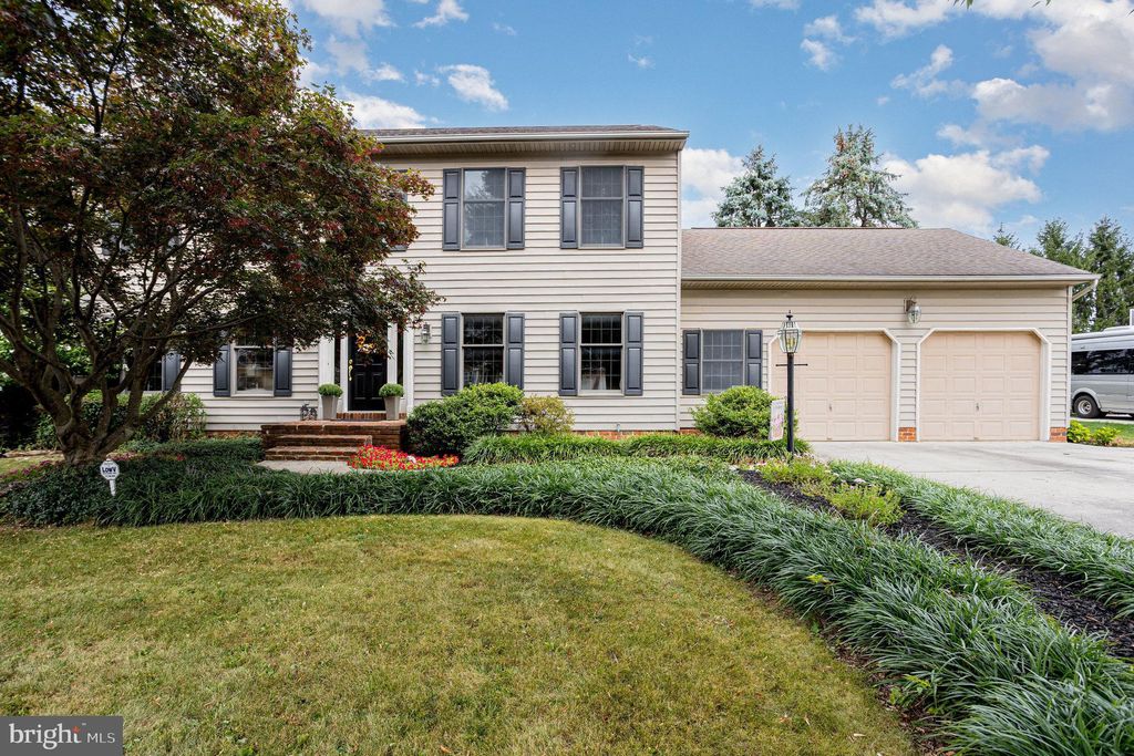 Photo of 824 Landau Court, CAMP HILL, PA 17011 (MLS # PAYK2090108)