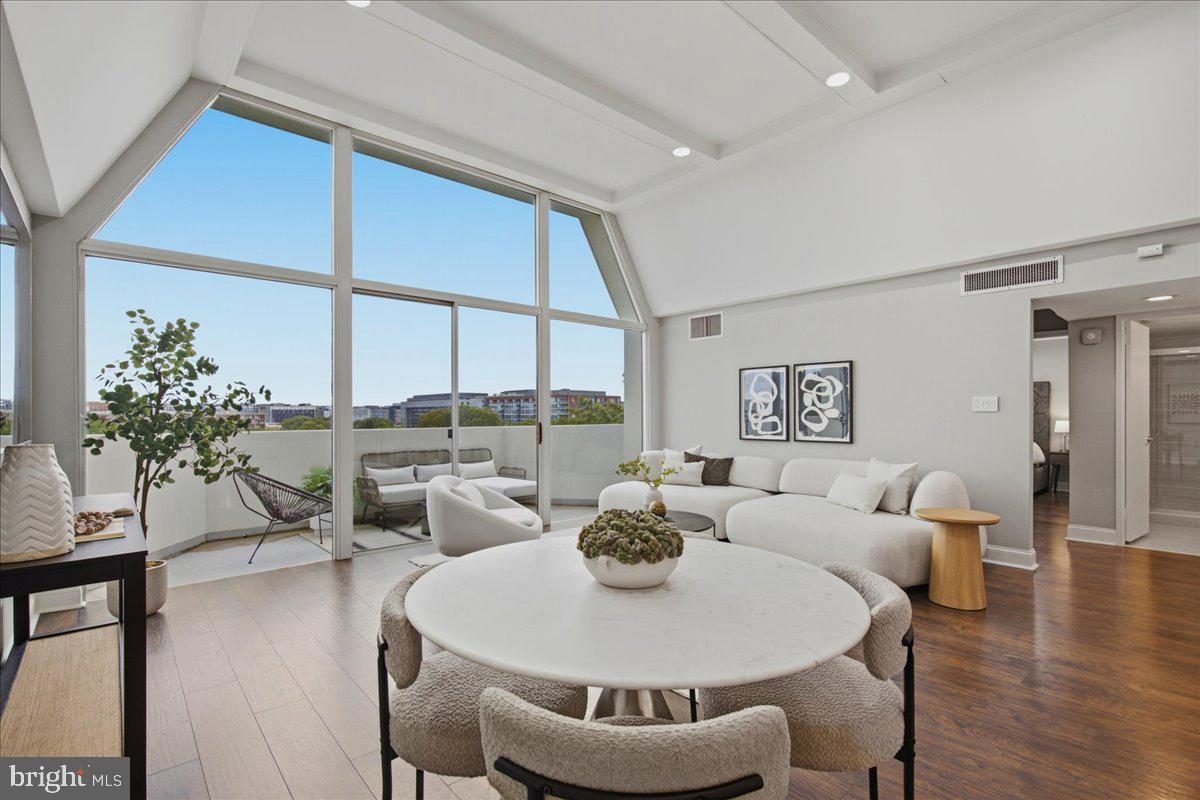 700 7TH STREET SW 817