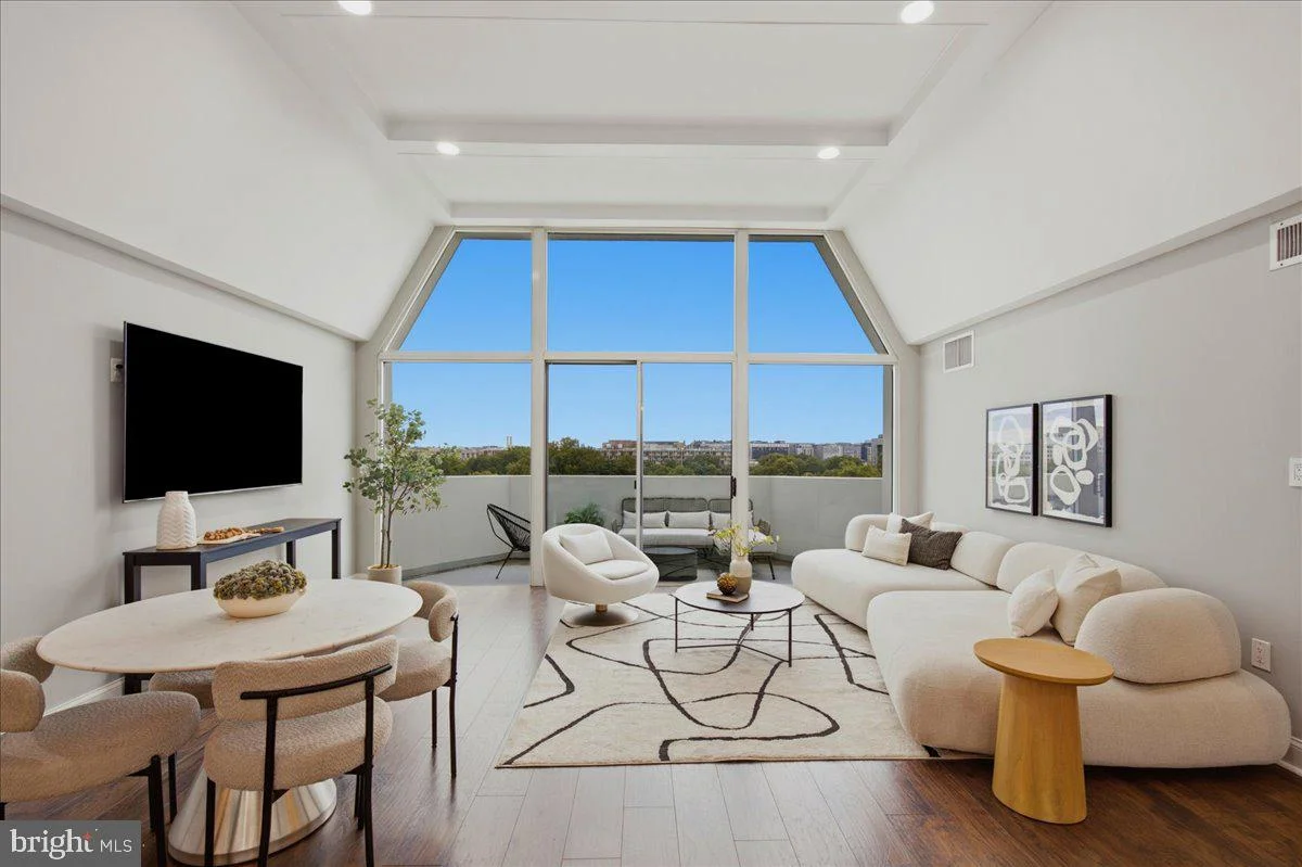 700 7th Street SW Unit 817, Washington, DC, 20024