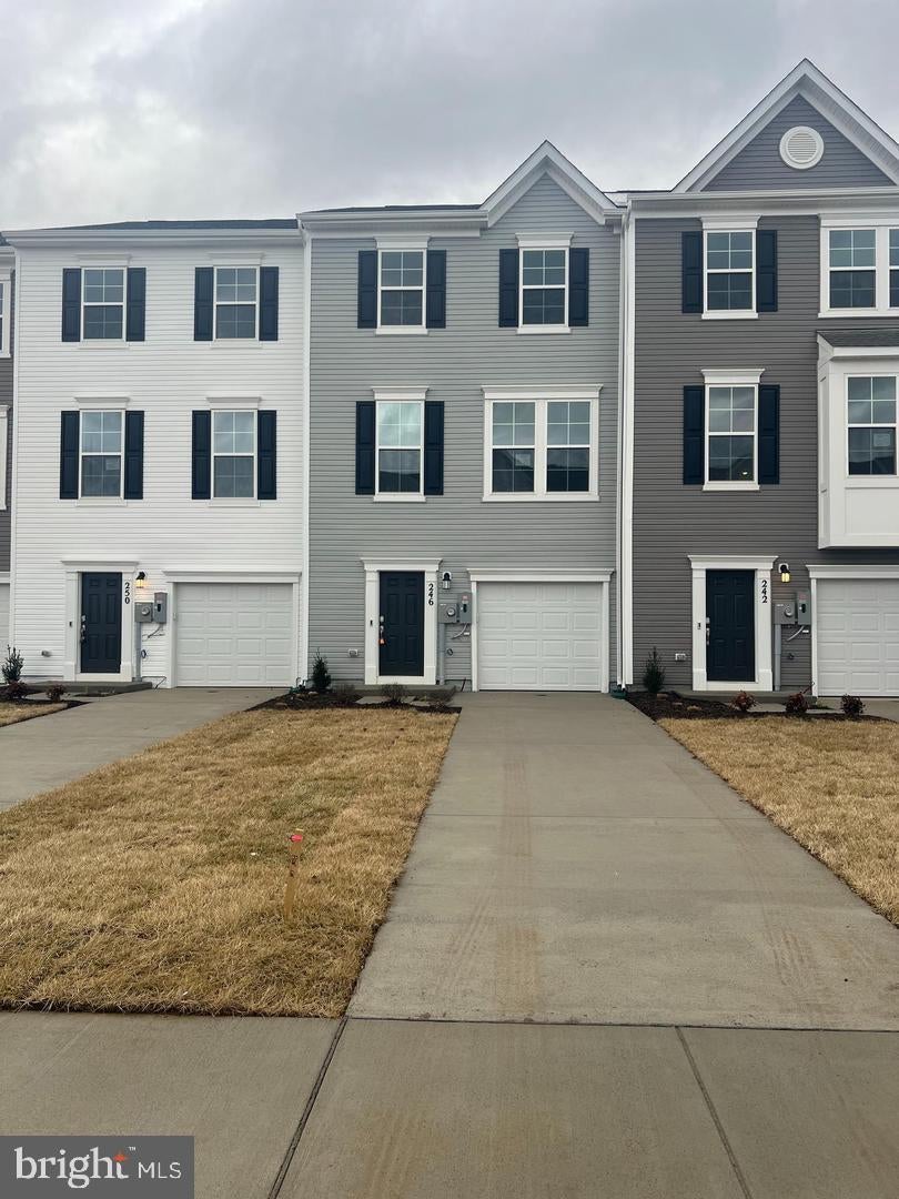 11 GRAY SILVER RD