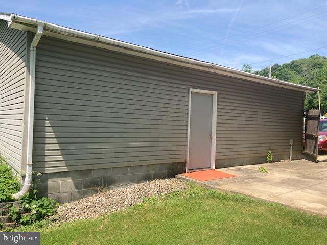4865 SPRUCE CREEK ROAD