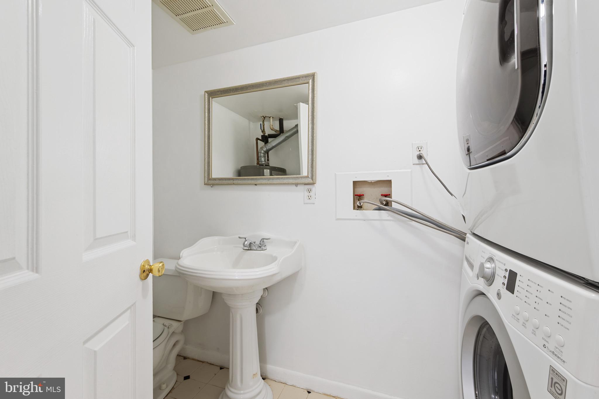 WHISKEY BOTTOM - Residential