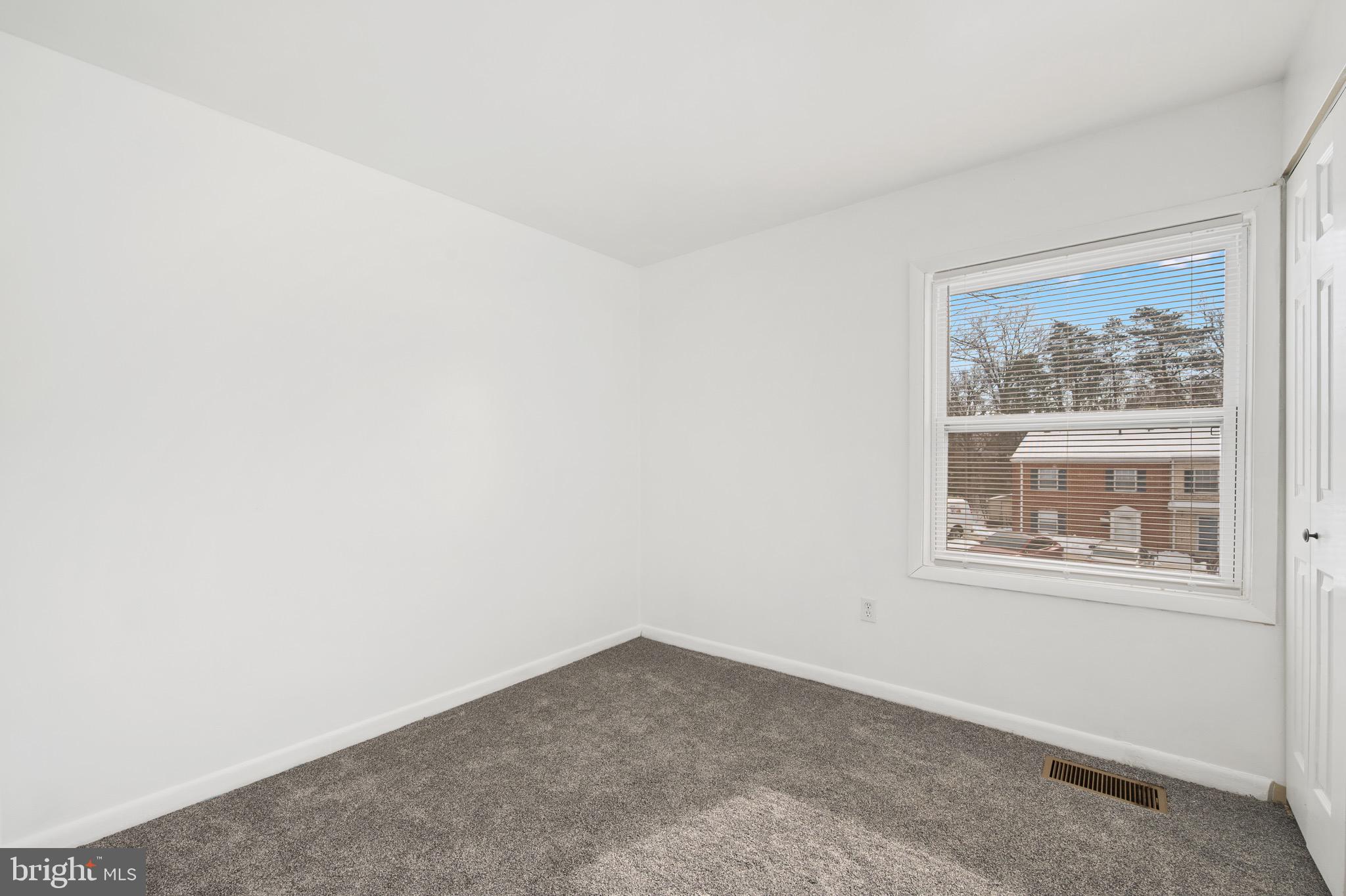 WHISKEY BOTTOM - Residential