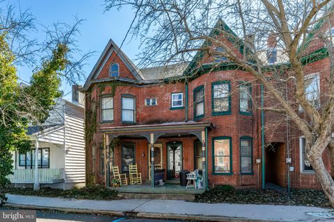Townhouse For Sale - 69 York Street<br/> LAMBERTVILLE, NJ 08530